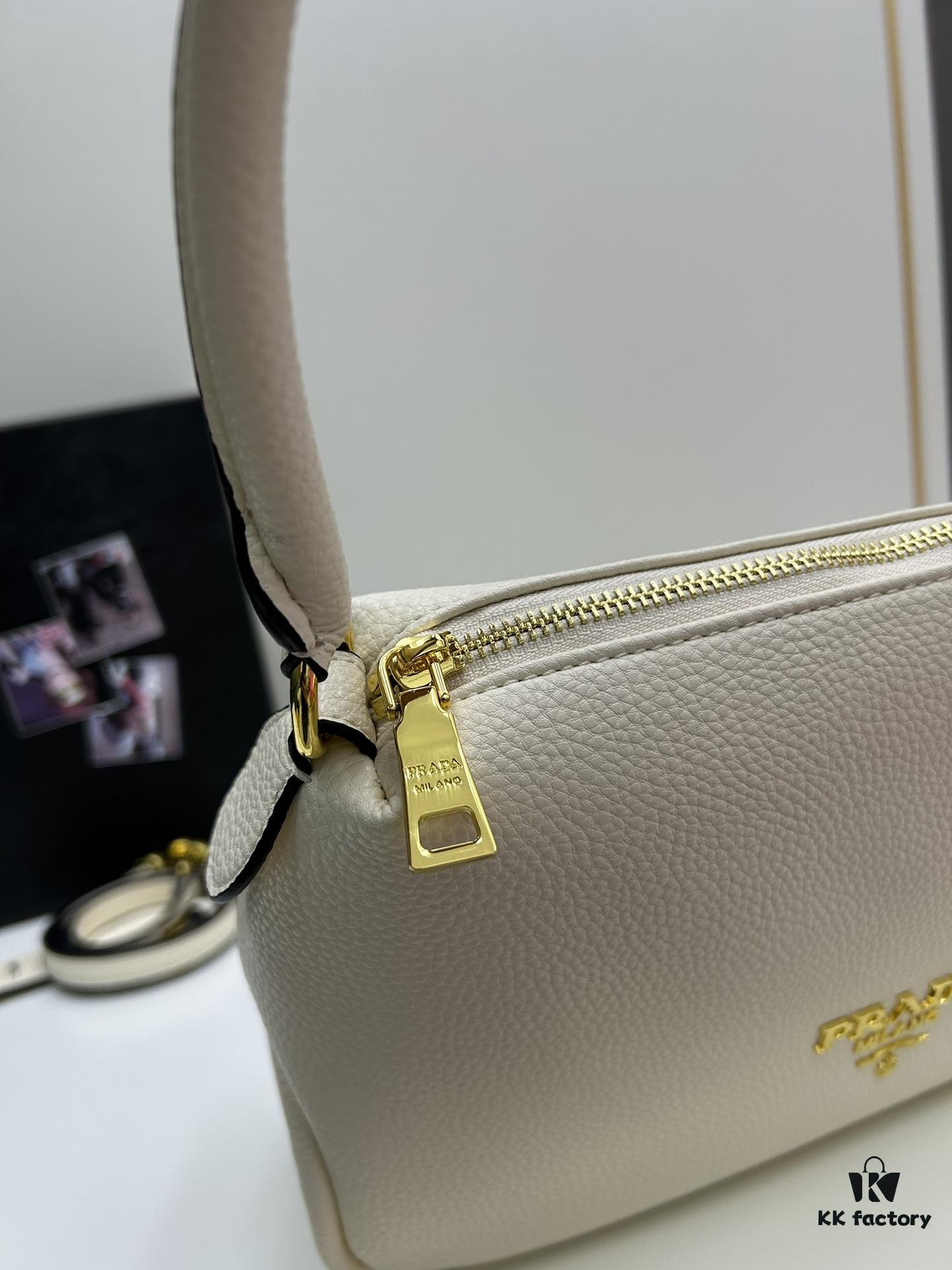 PRADA - Bestseller Recommendation: Fashionable Casual Style, Latest Imported Coarse Alligator Grain Calfskin with Original Hardware, Top Craftsmanship, Unique and Luxurious Design