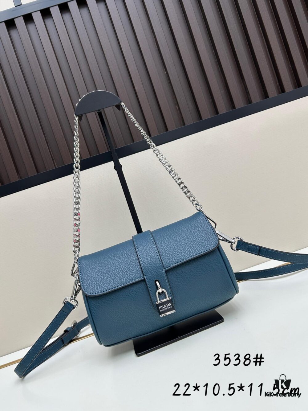 Exclusive Launch - High-Quality Prada-style Pillow Top Handle Bag, Palm Grain Leather, Smooth Oiled Edges, Soft and Thick Texture, Includes Long Strap and Chain, Can Be Worn as Shoulder or Crossbody Bag