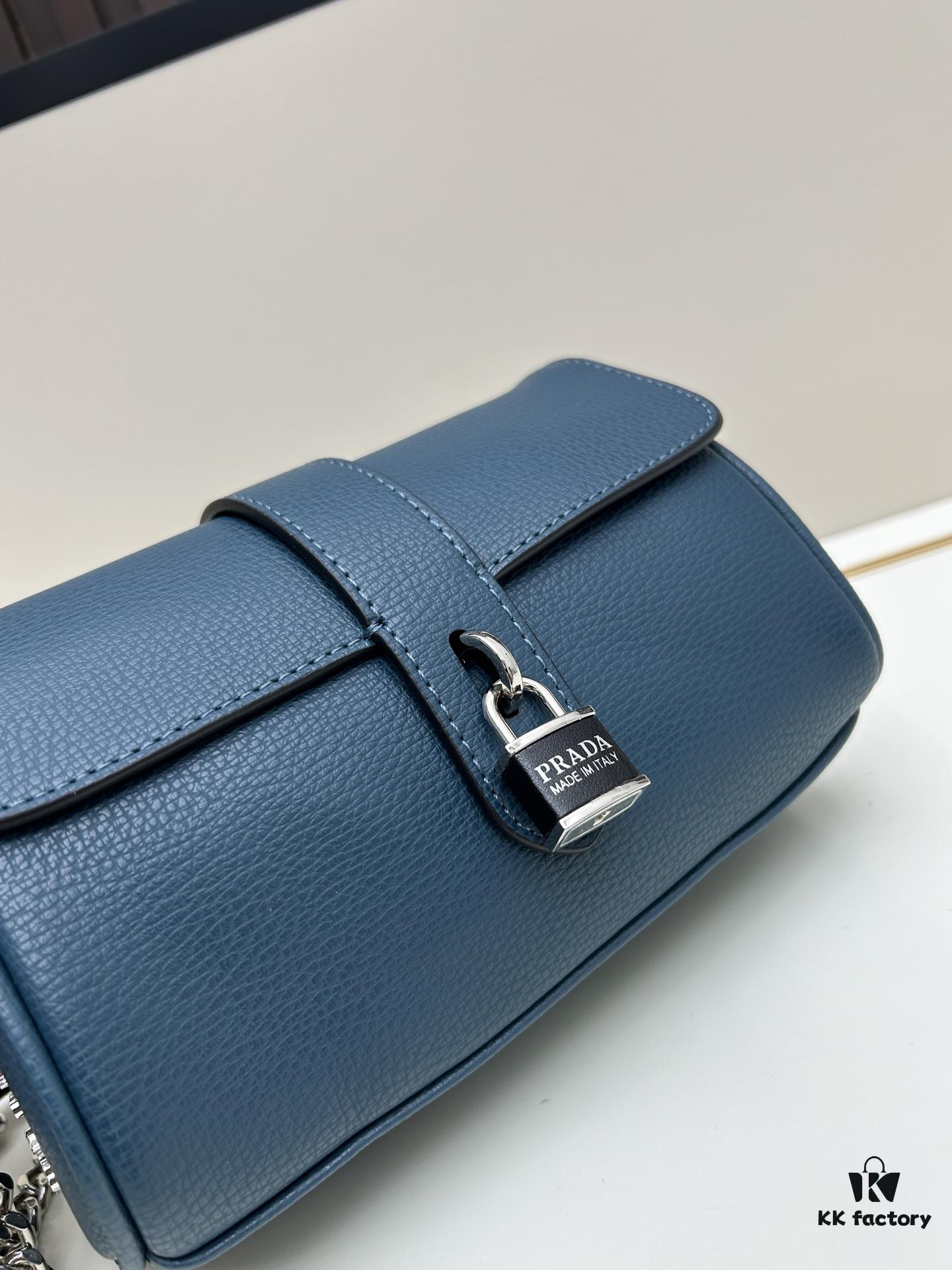 Exclusive Launch - High-Quality Prada-style Pillow Top Handle Bag, Palm Grain Leather, Smooth Oiled Edges, Soft and Thick Texture, Includes Long Strap and Chain, Can Be Worn as Shoulder or Crossbody Bag