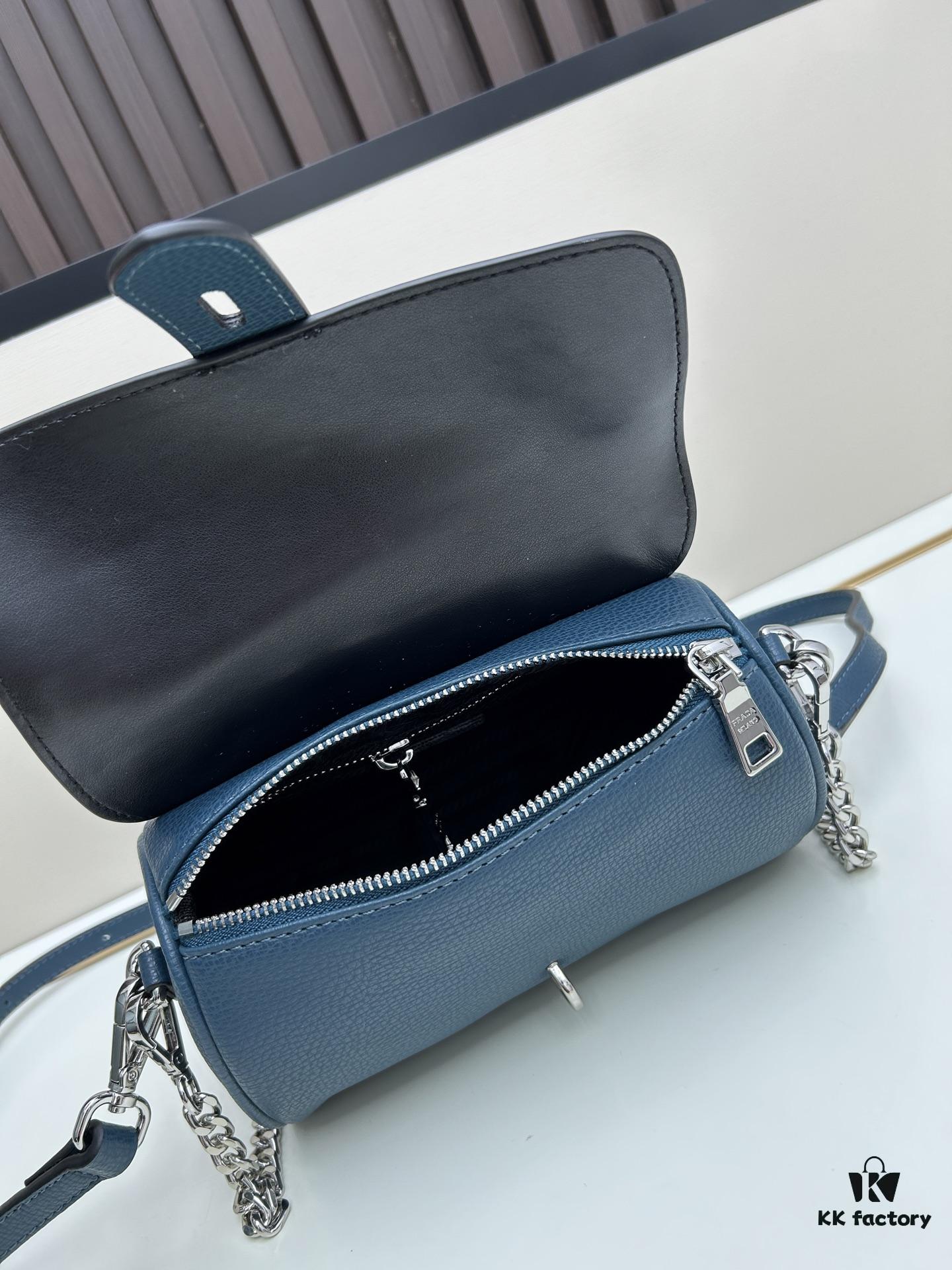 Exclusive Launch - High-Quality Prada-style Pillow Top Handle Bag, Palm Grain Leather, Smooth Oiled Edges, Soft and Thick Texture, Includes Long Strap and Chain, Can Be Worn as Shoulder or Crossbody Bag