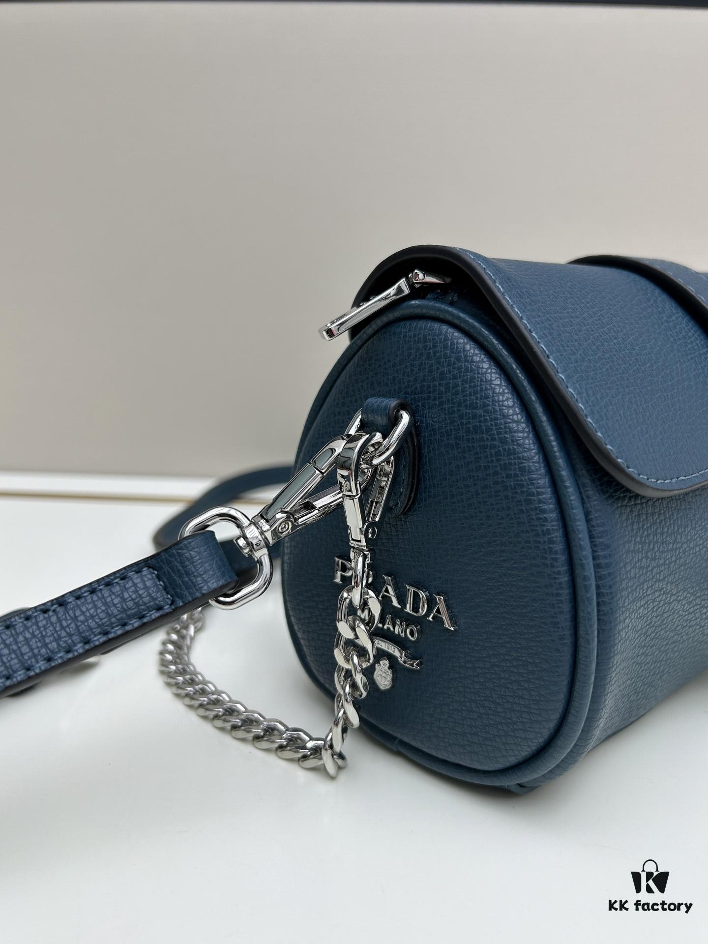 Exclusive Launch - High-Quality Prada-style Pillow Top Handle Bag, Palm Grain Leather, Smooth Oiled Edges, Soft and Thick Texture, Includes Long Strap and Chain, Can Be Worn as Shoulder or Crossbody Bag