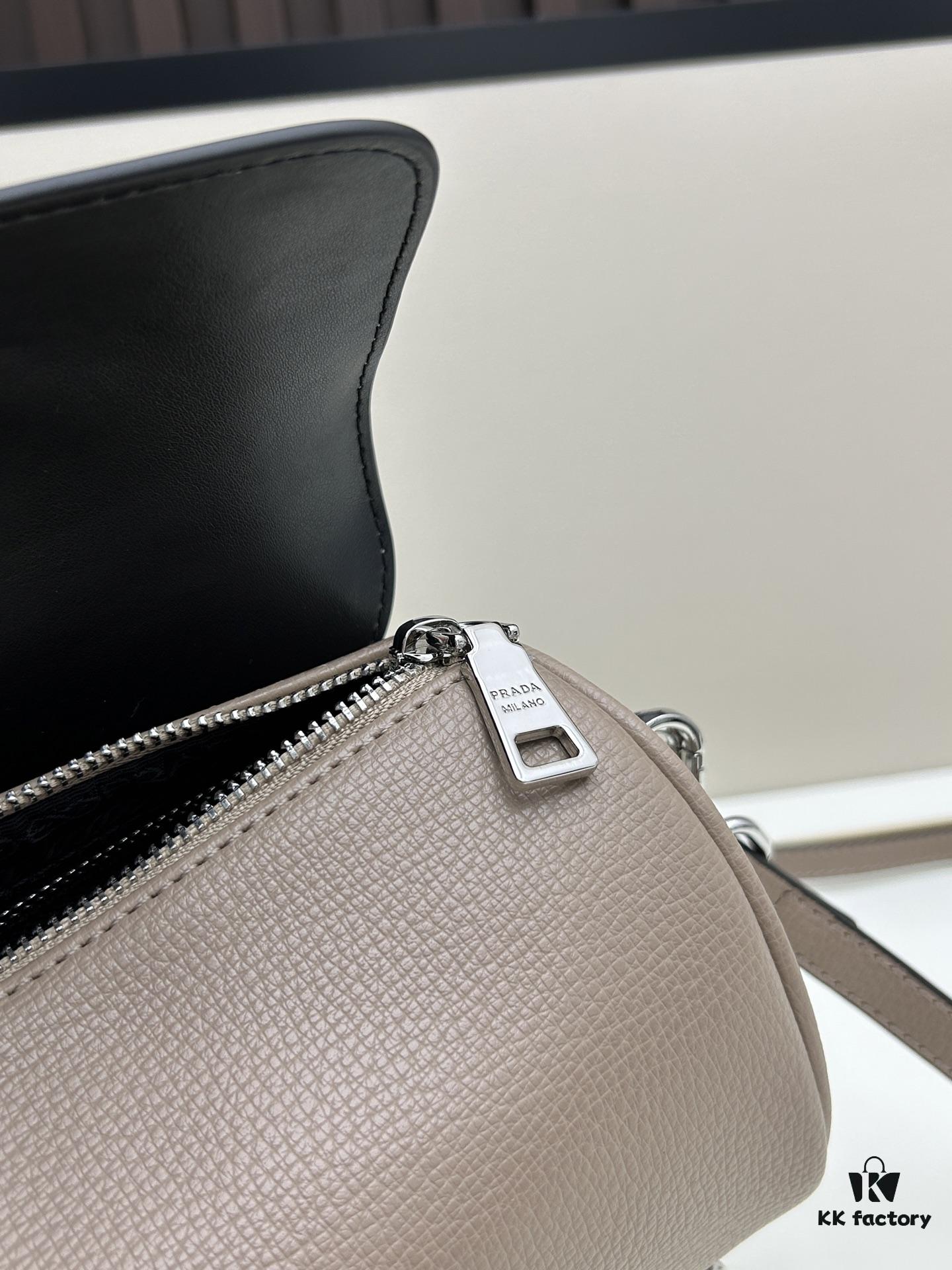 Exclusive Launch - High-Quality Prada-style Lock Bag, Palm Grain Leather, Soft and Durable, Adjustable Chain & Strap