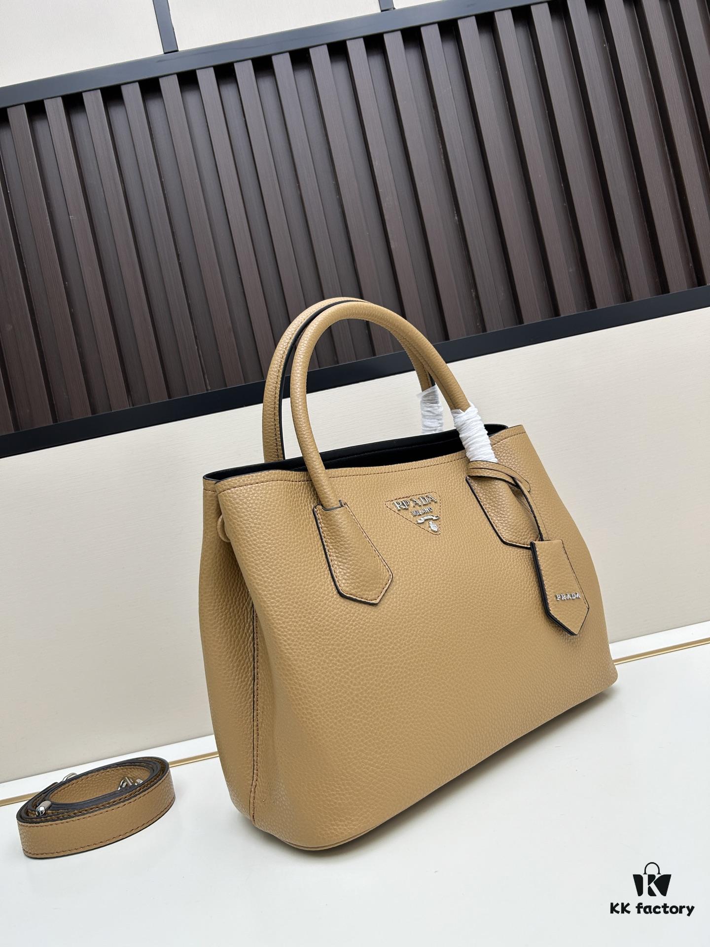 Upgraded Large Size 🌹 PRADA PRADA Counter New Arrival (Large Version) Fine Crisply Textured Calfskin Leather Now Available