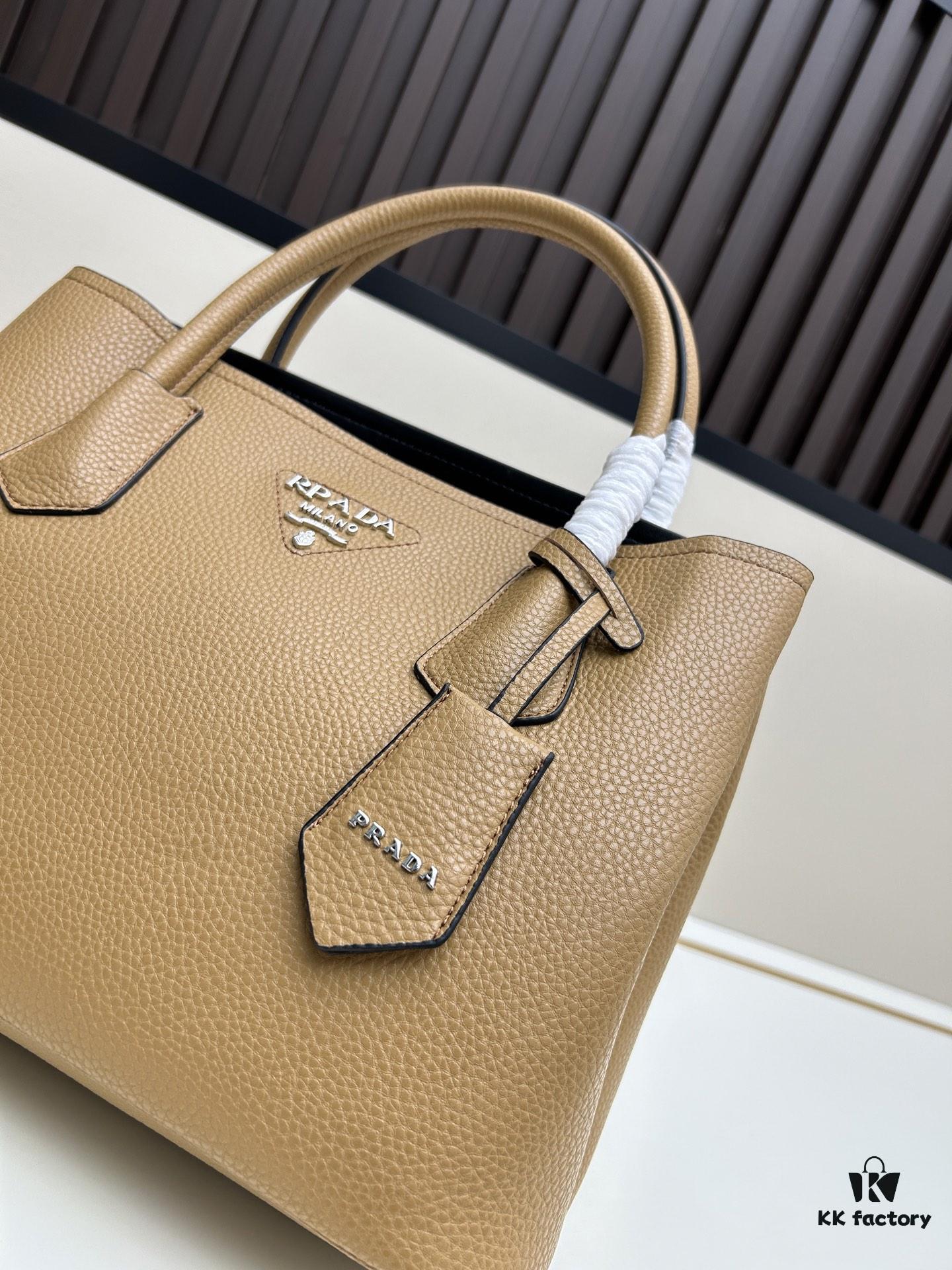 Upgraded Large Size 🌹 PRADA PRADA Counter New Arrival (Large Version) Fine Crisply Textured Calfskin Leather Now Available