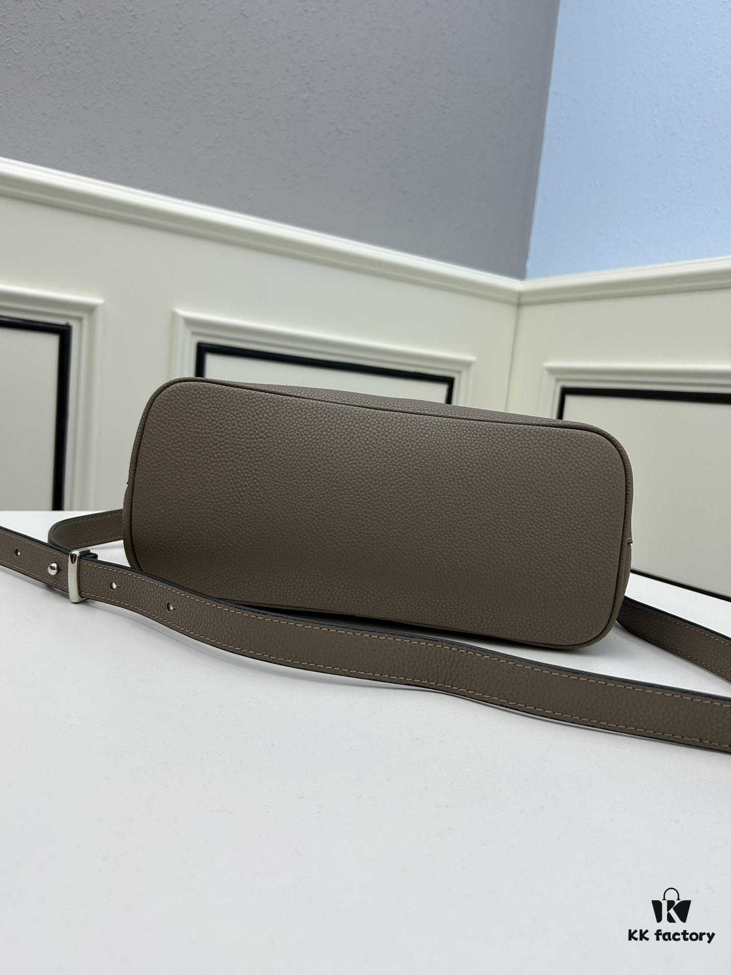 Upgraded Large Size 🌹 PRADA PRADA Counter New Arrival (Large Version) Fine Pebbled Texture Now Available