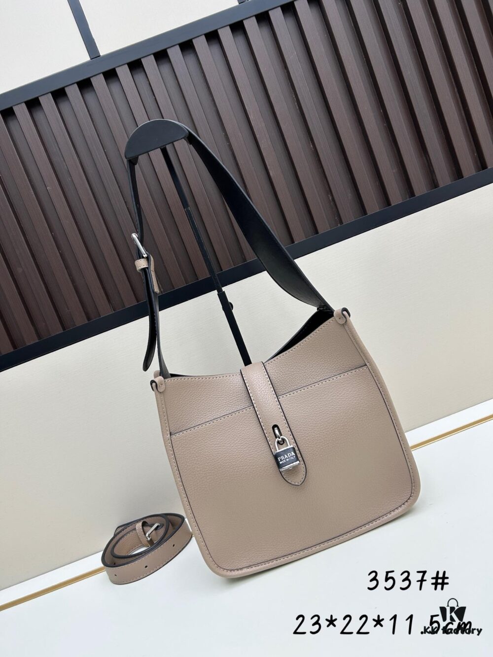 Exclusive Launch - High-Quality Lock Bag 2025 Fashion New Arrival Prada (PRADA) Celebrity Style