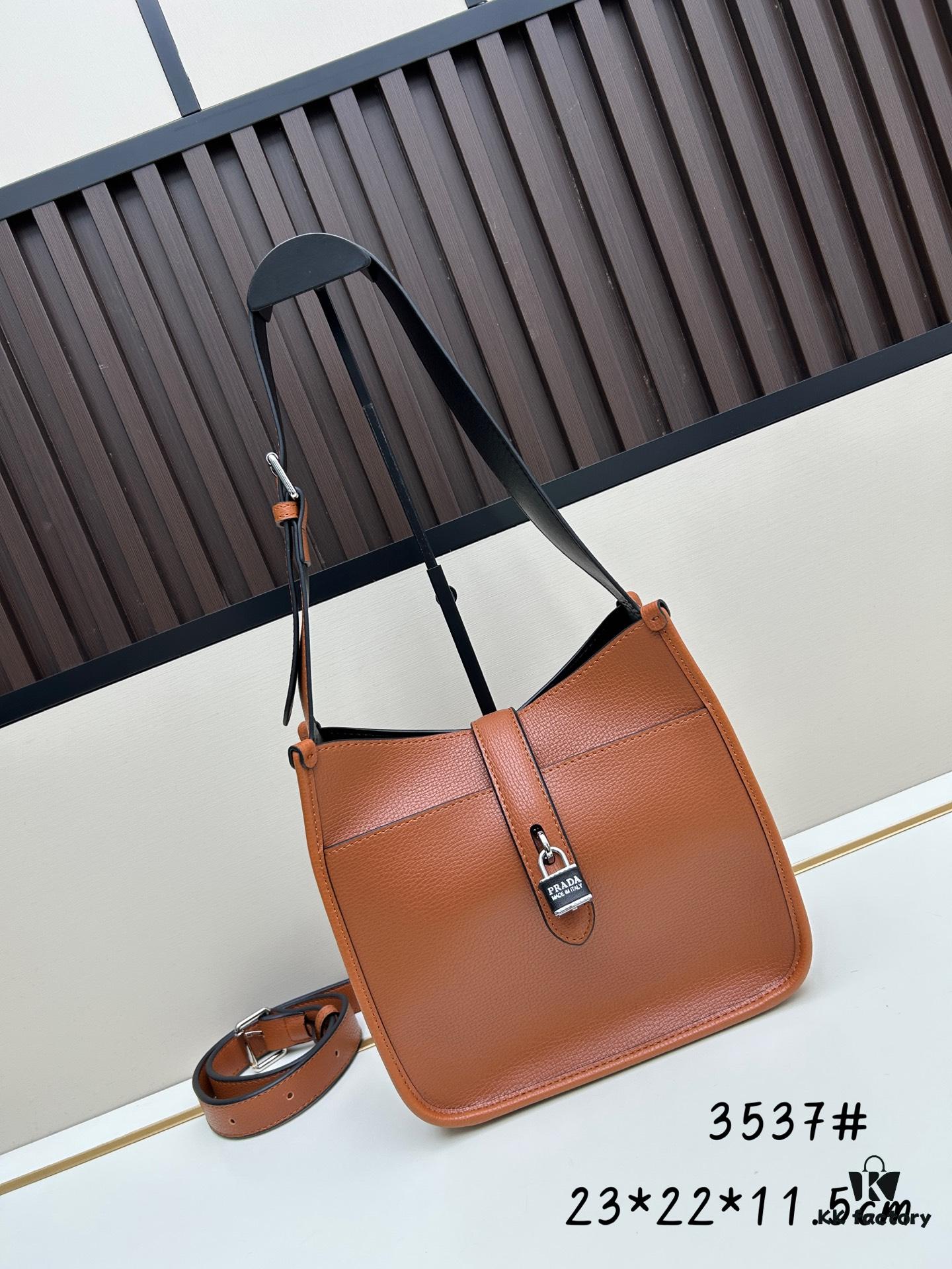 Exclusive Launch - High-Quality Prada-style Lock Bag 2025 Fashion New Arrival Celebrity Match