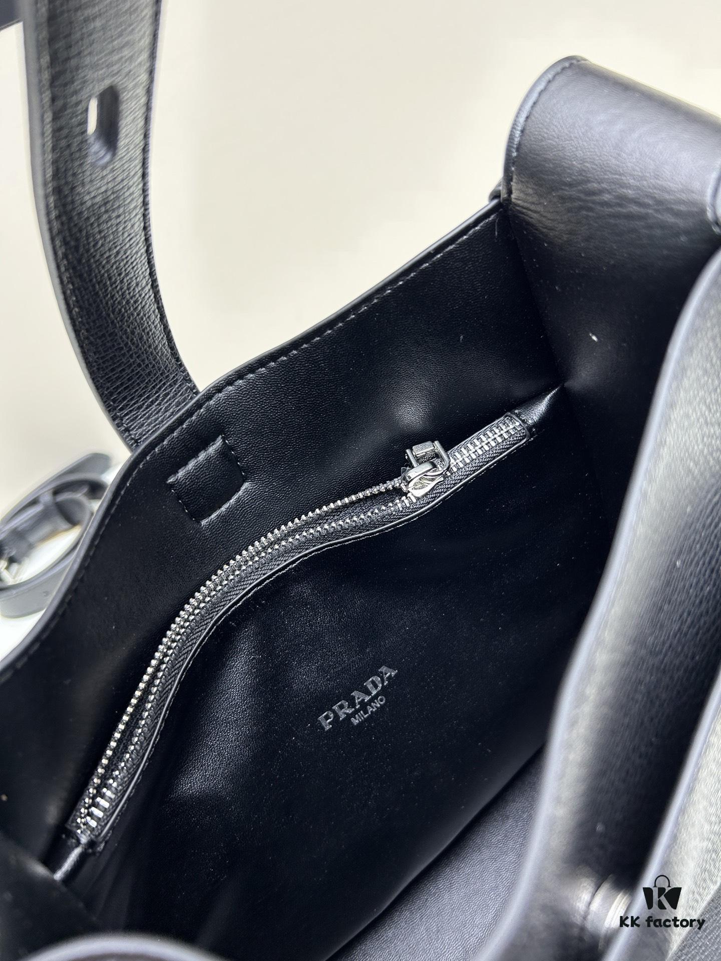 Exclusive Launch - High-Quality Prada-style Lock Bag 2025 Fashion New Arrival Celebrity Match