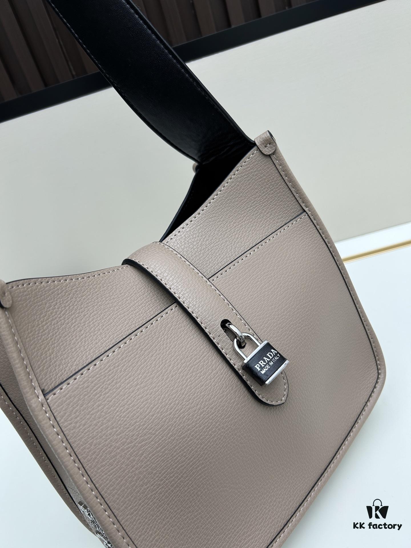 Exclusive Launch - High-Quality Lock Bag 2025 Fashion New Arrival Prada (PRADA) Celebrity Style