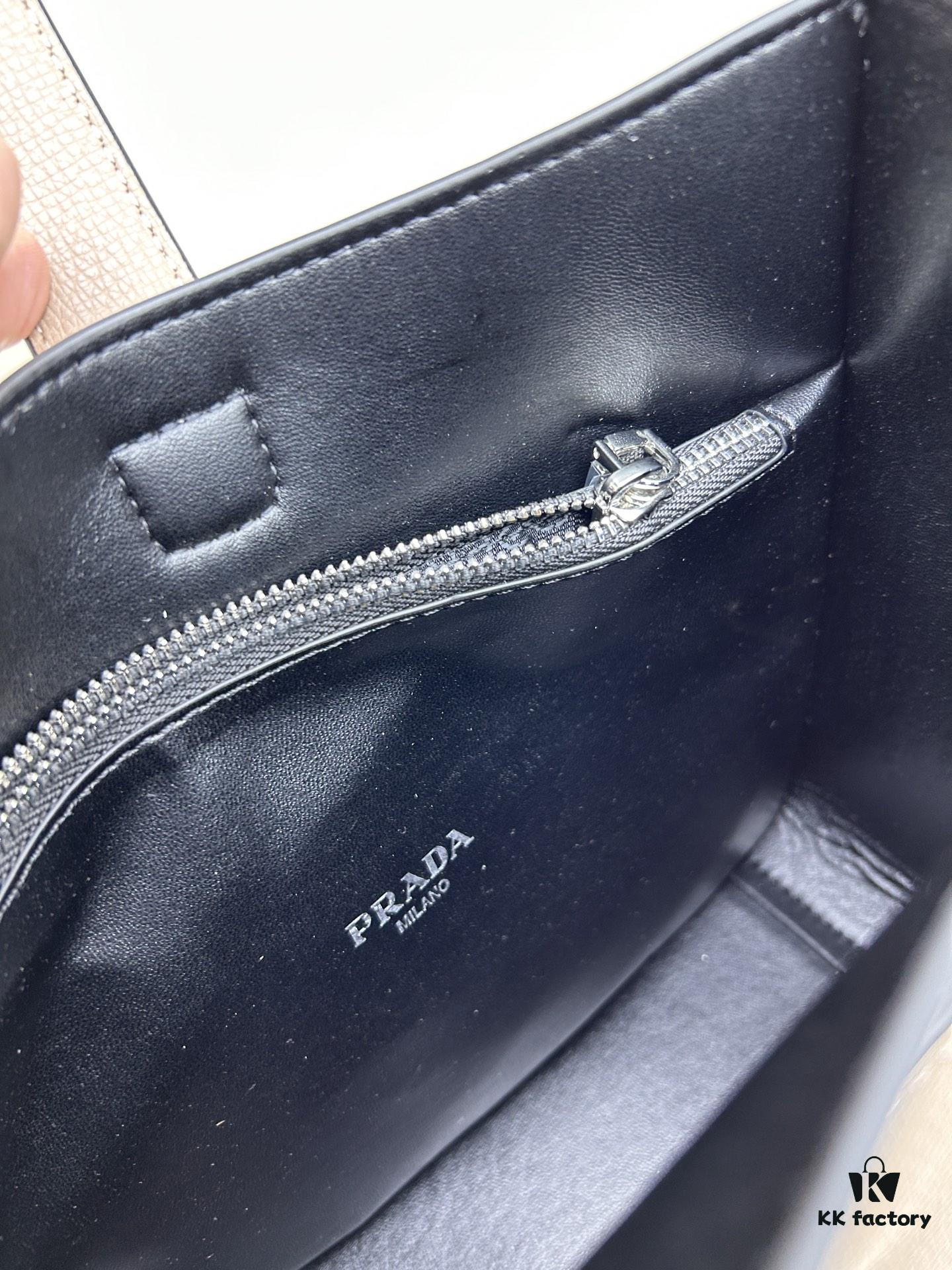 Exclusive Launch - High-Quality Lock Bag 2025 Fashion New Arrival Prada (PRADA) Celebrity Style