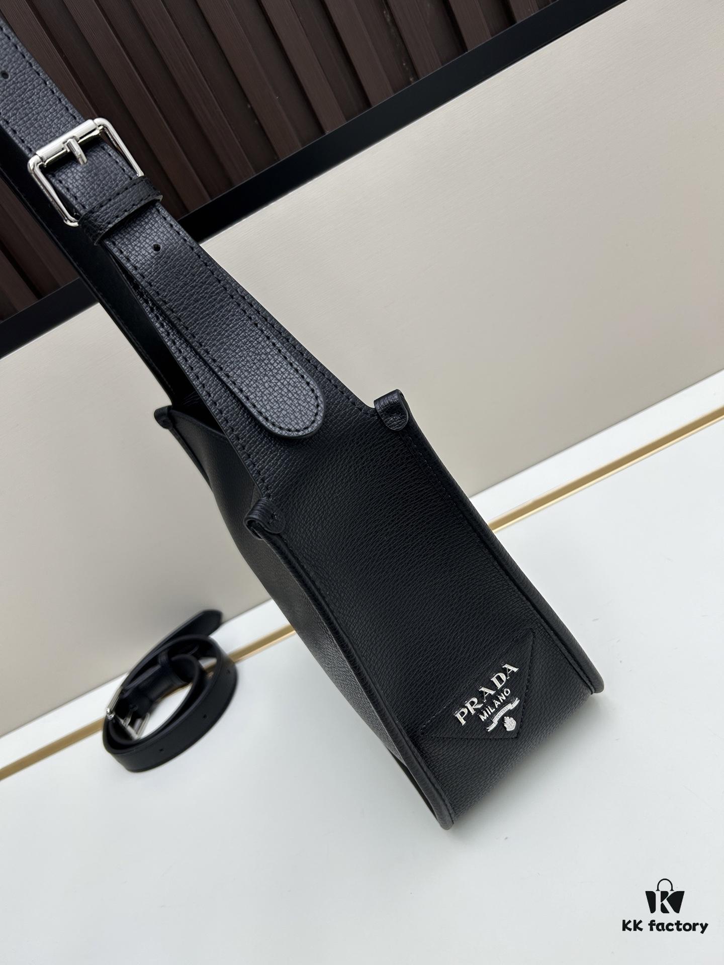 Exclusive Launch - High-Quality Prada-style Lock Bag 2025 Fashion New Arrival Celebrity Match