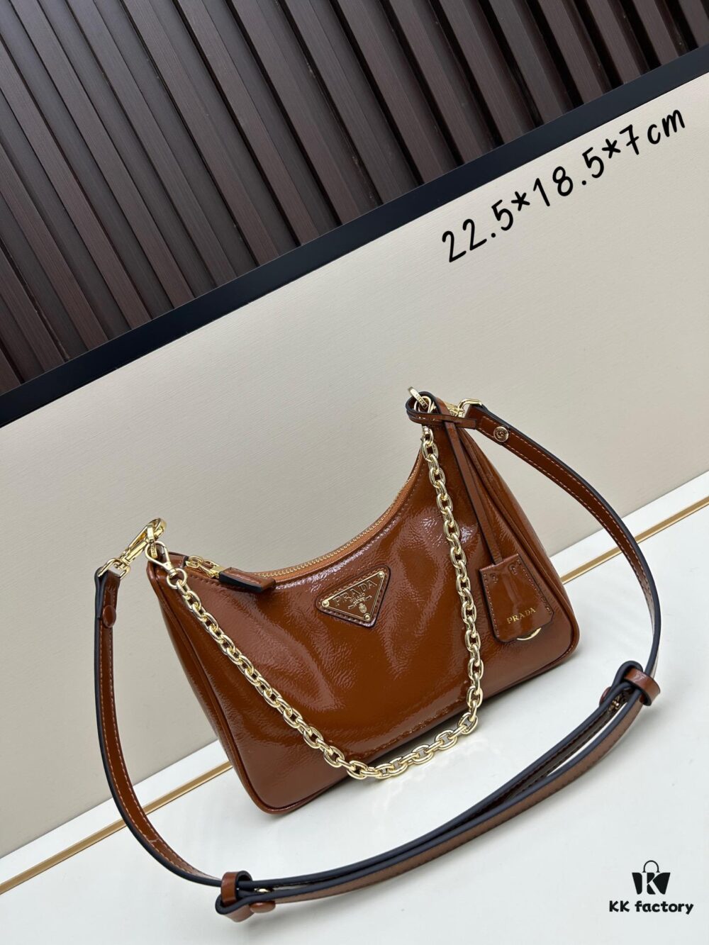 PRADA Re-Edition NaplaK Women's Shoulder or Crossbody Bag in Enamel Leather with Box 🎁