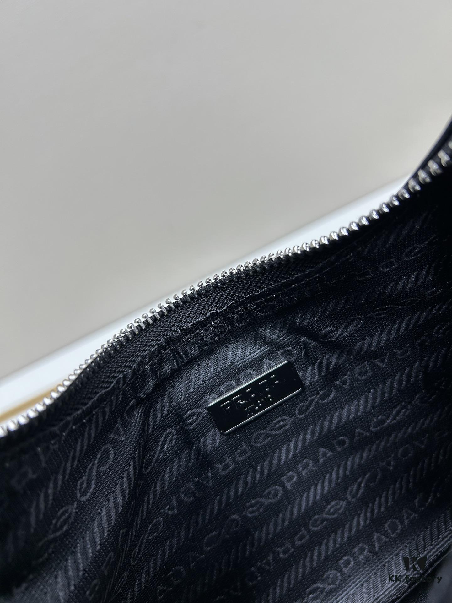 PRADA Re-Edition NaplaK Women's Shoulder or Crossbody Bag in Enamel Leather with Box 🎁