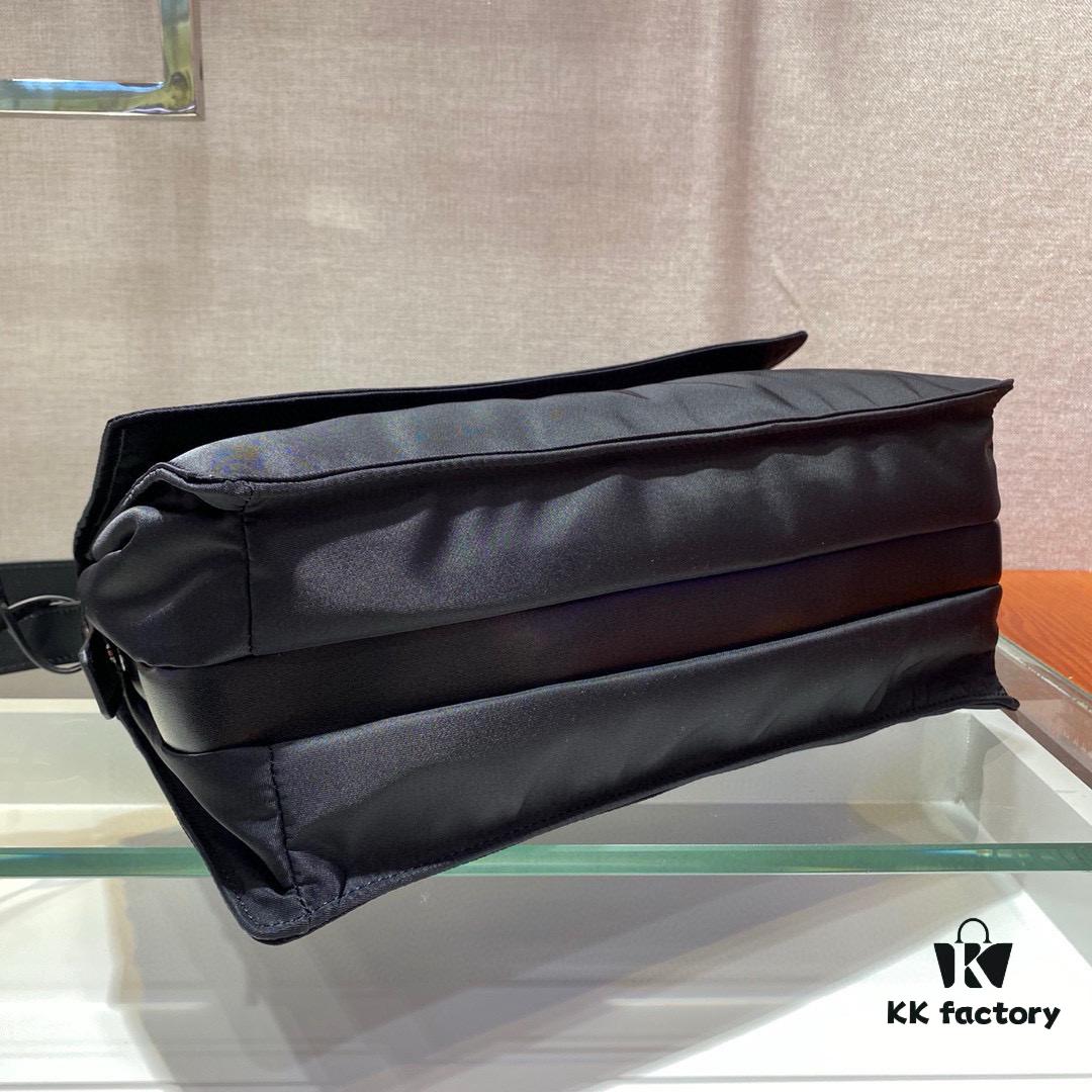 Prada New Arrival Upgrade Vintage-style Crossbody Bag Unisex 30*12*20cm