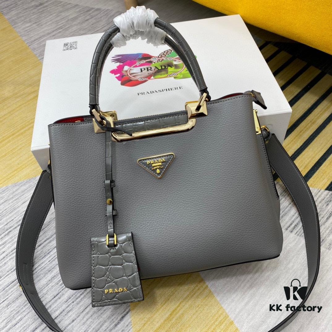2020 New Arrival PRADA Handbag Model 66152 Size 30*22*14
