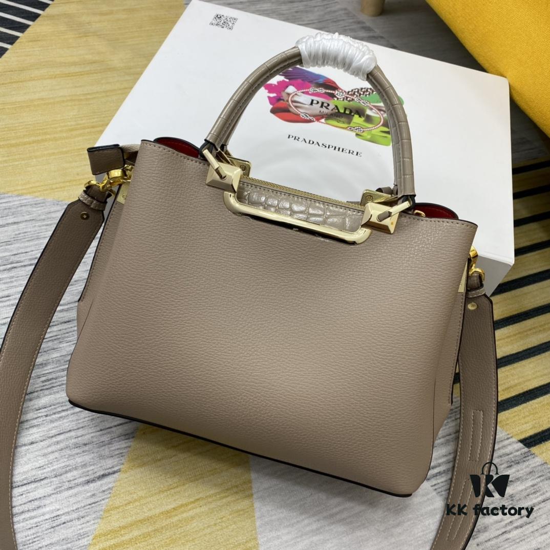 2020 New Arrival Prada Handbag Model 66152 Size 30*22*14