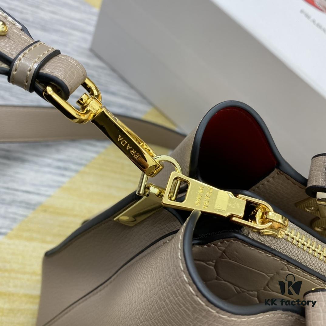 2020 New Arrival Prada Handbag Model 66152 Size 30*22*14