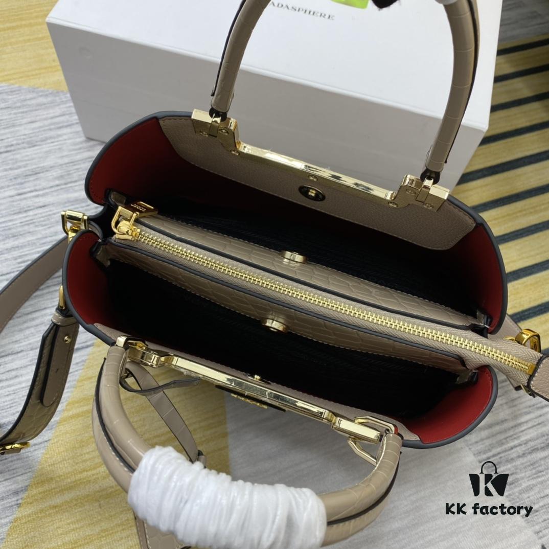 2020 New Arrival Prada Handbag Model 66152 Size 30*22*14