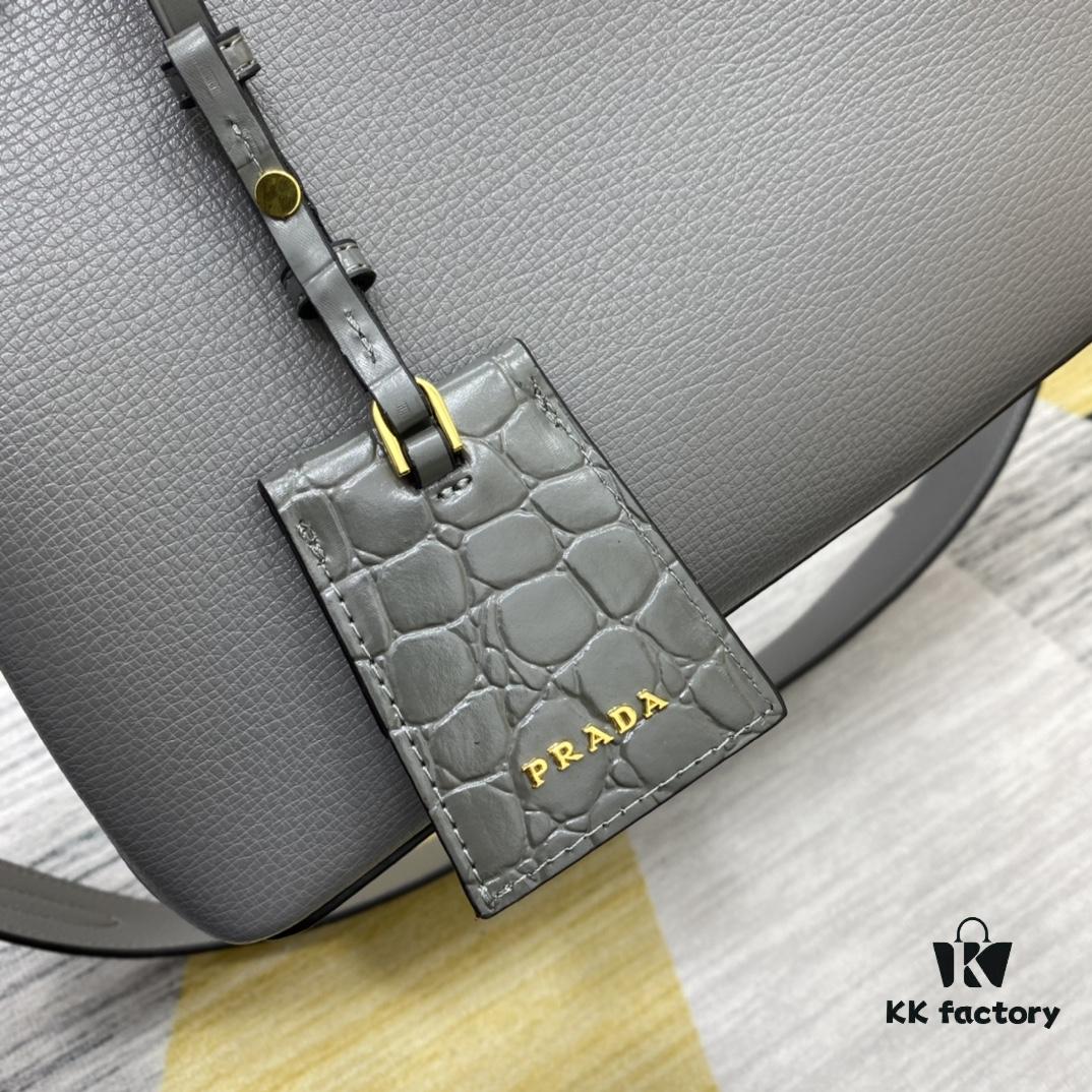 2020 New Arrival PRADA Handbag Model 66152 Size 30*22*14