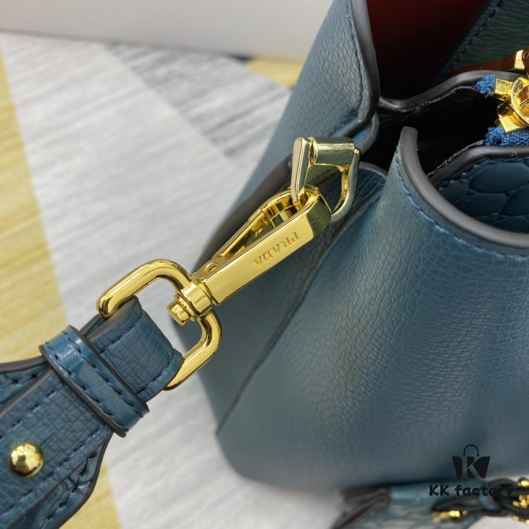 2020 New Arrival PRADA Handbag Model 66152 Size 30*22*14