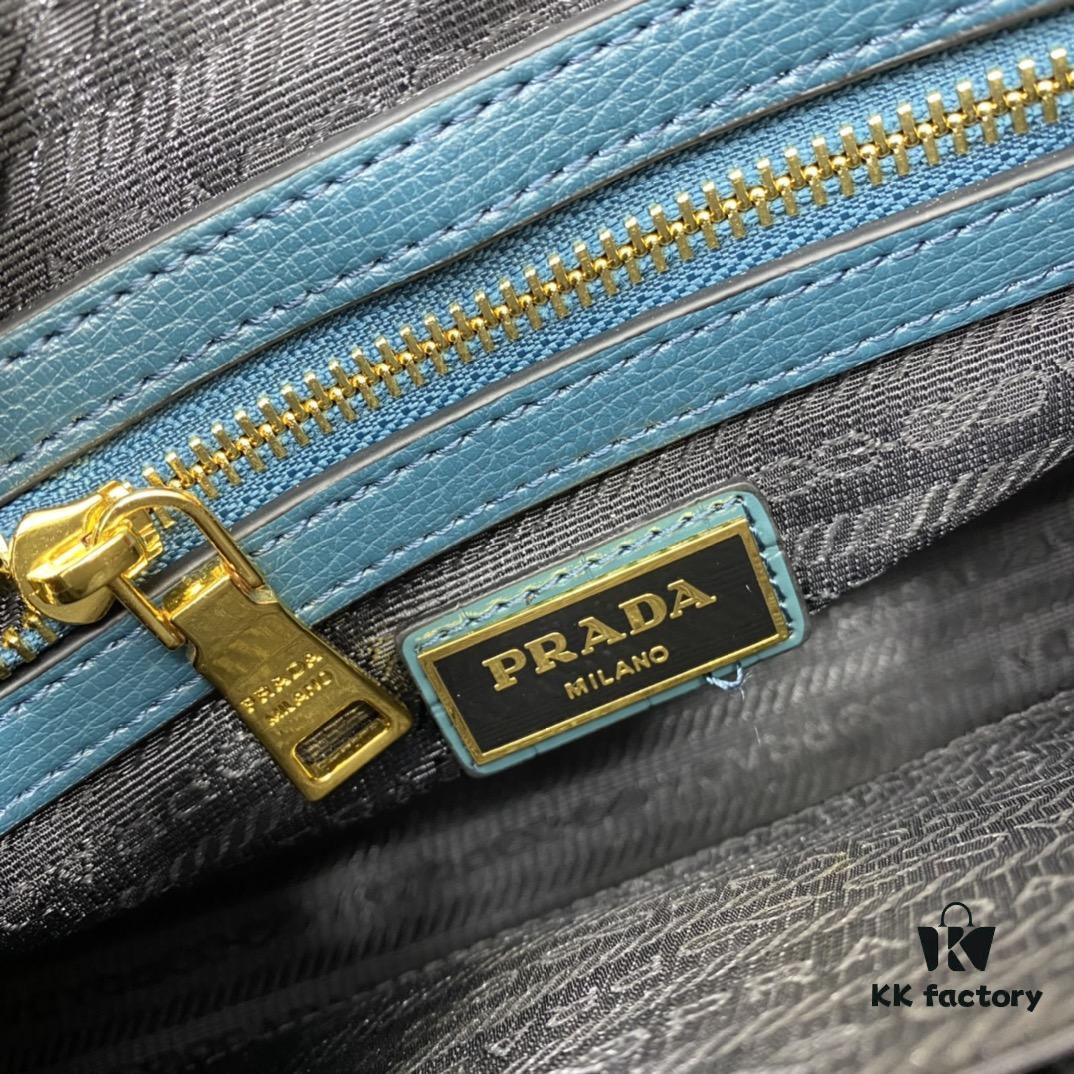 2020 New Arrival PRADA Handbag Model 66152 Size 30*22*14