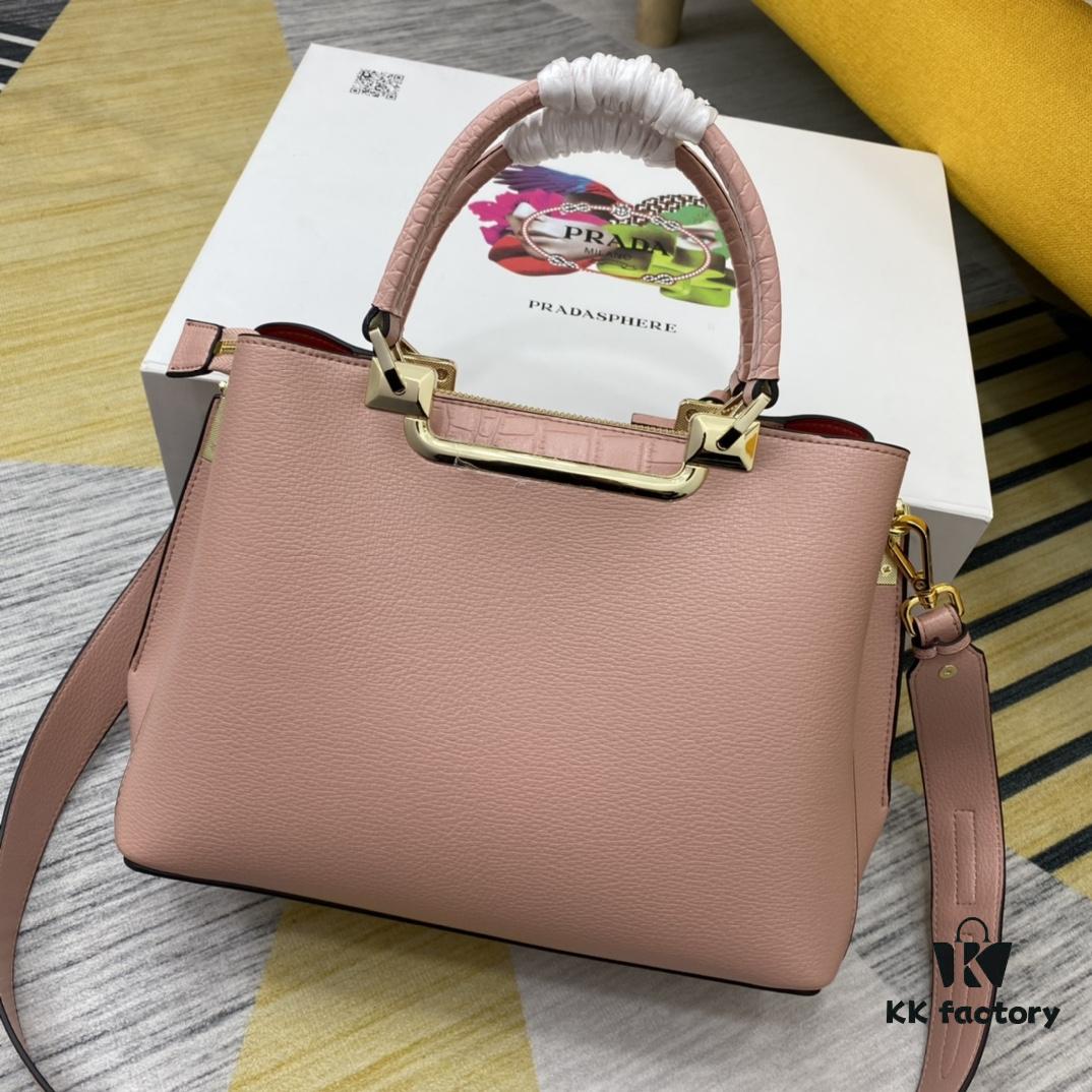 2020 New Arrival PRADA Handbag Model 66152 Size 30*22*14