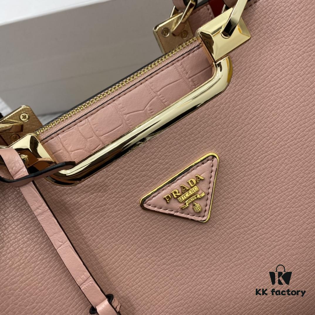 2020 New Arrival PRADA Handbag Model 66152 Size 30*22*14