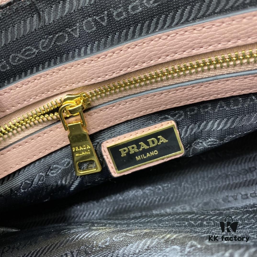 2020 New Arrival PRADA Handbag Model 66152 Size 30*22*14