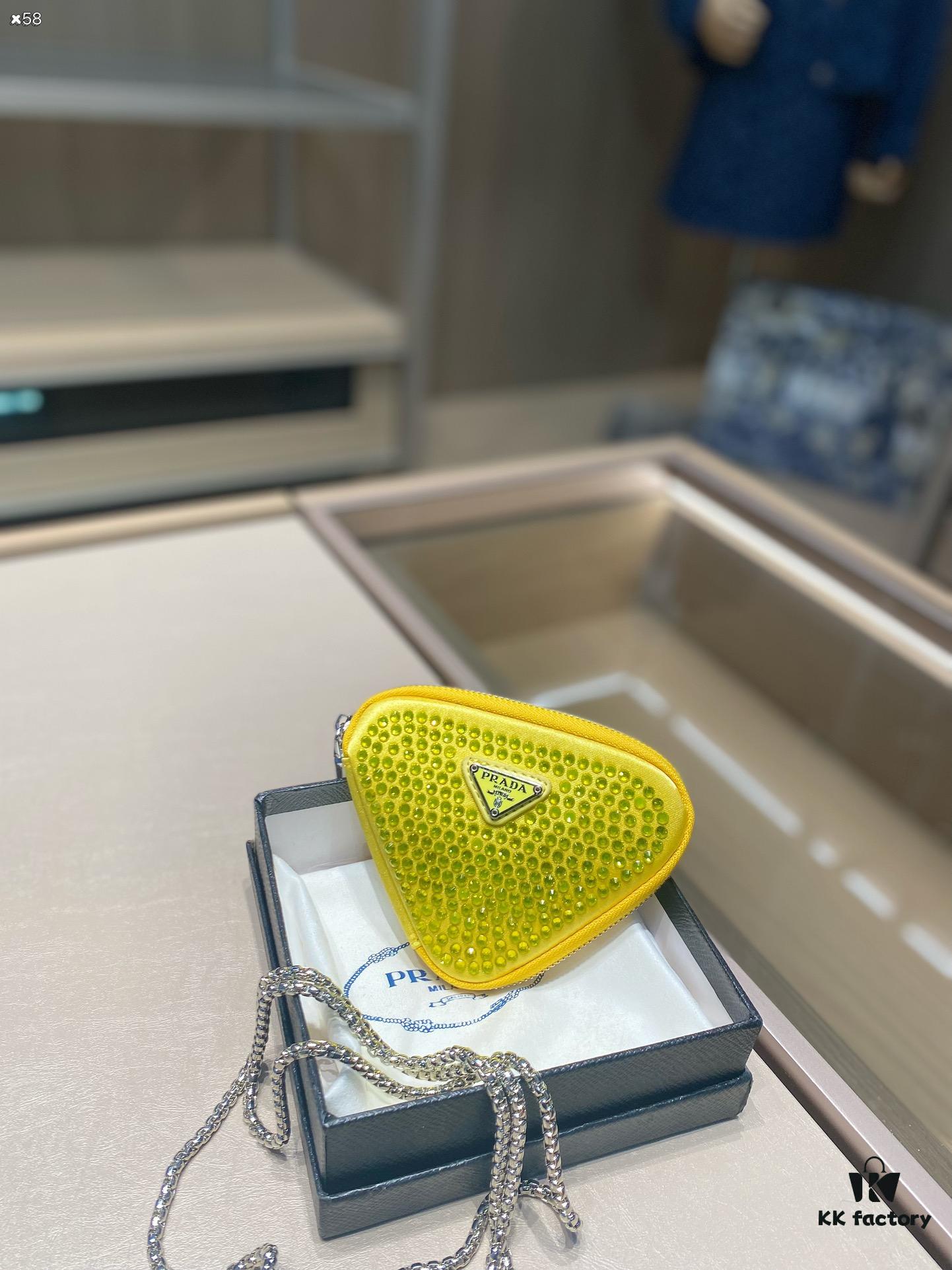 Prada Chain Triangle Bag, Clutch Wallet, 14.2 x 11 cm, Gift Box Included 🎁