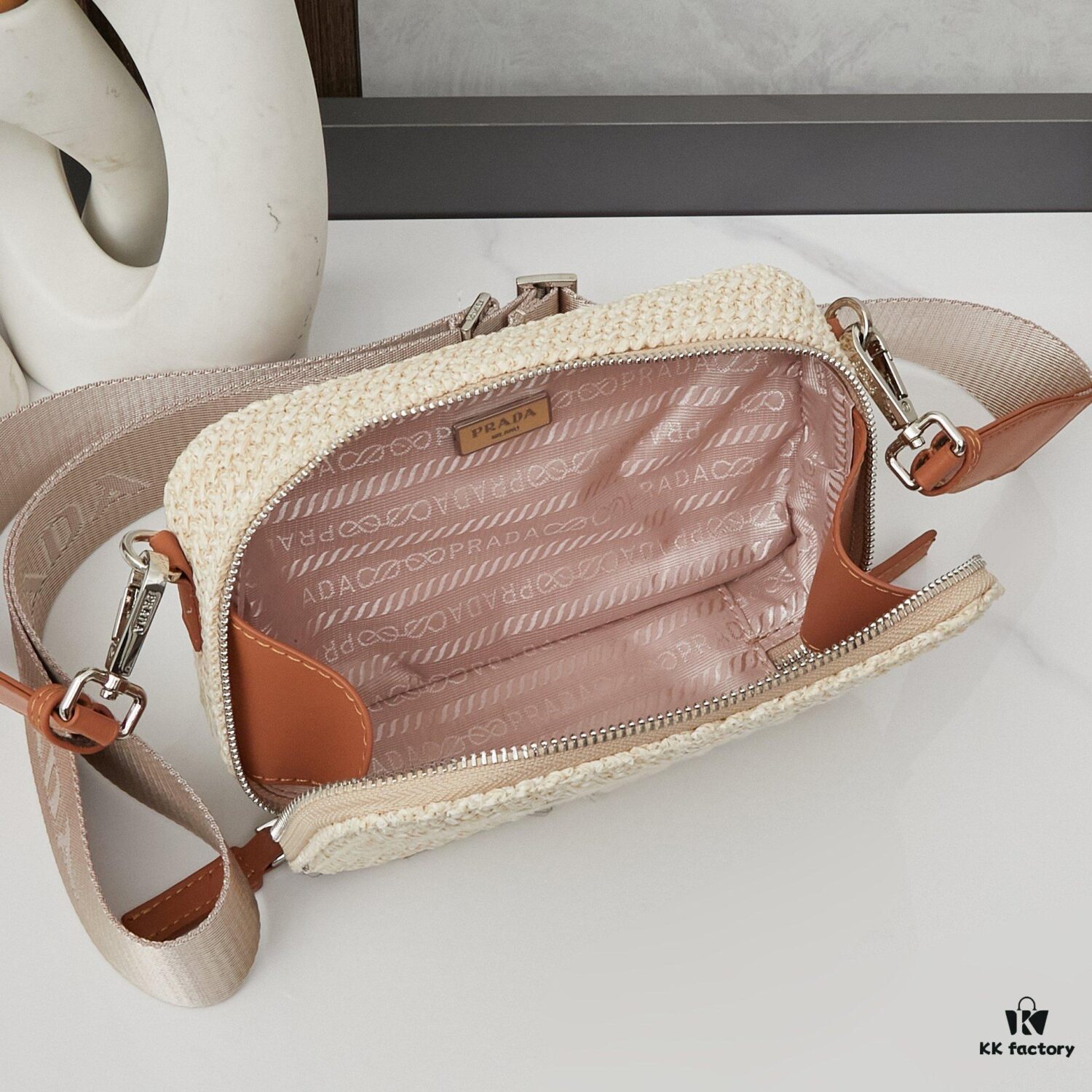 P Brand Raffia Camera Bag - Catch the Last Moments of Summer