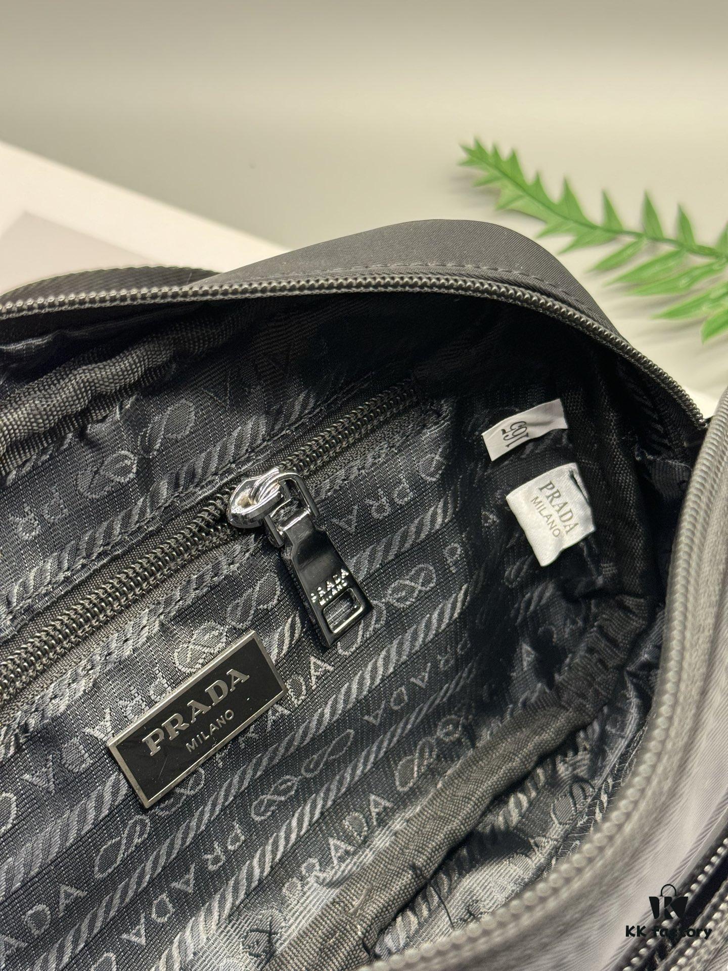 Prada Waist Bag - Latest Designer Model, High-End Waterproof Fabric, Compact and Practical