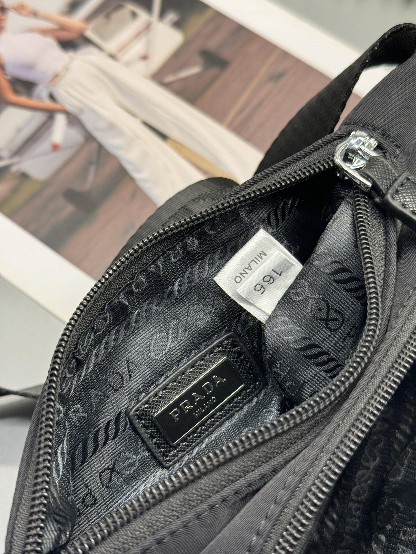 Prada Waist Bag - Latest Designer Model, High-End Waterproof Fabric, Compact and Practical