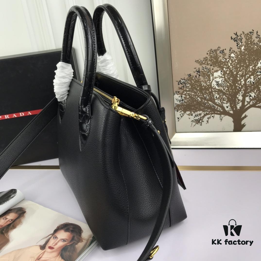 New Arrival 2020 PRADA Hot Global Launch - Model 66153, 30*24*14cm, Premium Calfskin with Glossy Crocodile Texture