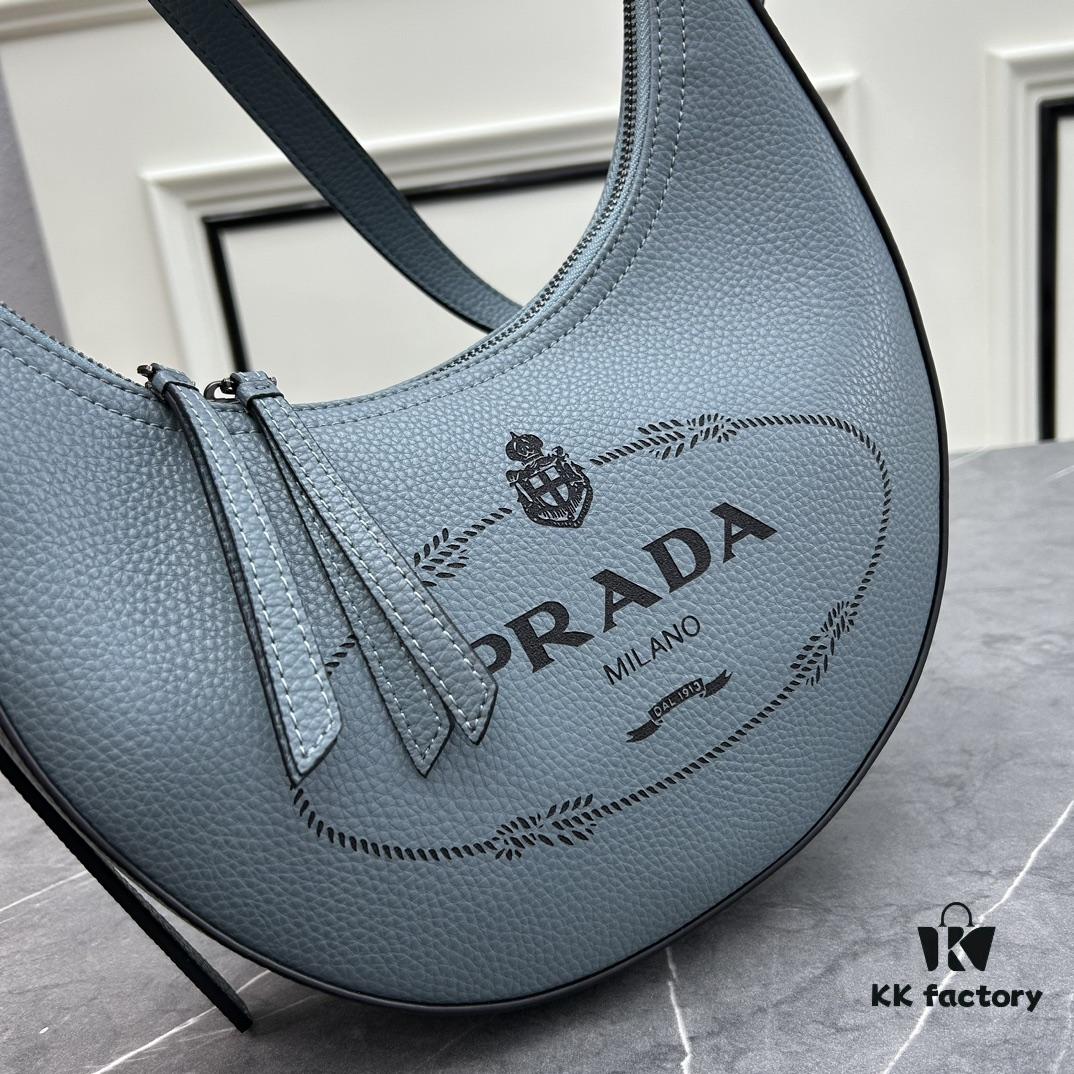 PRADA New Arrival: French Elegance Meets Winter Casual Style