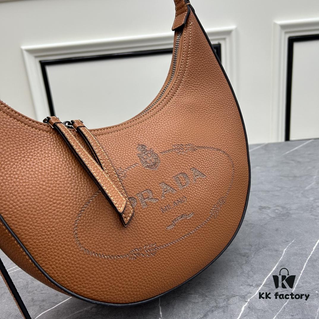 PRADA New Arrival: French Elegance Meets Winter Casual Style