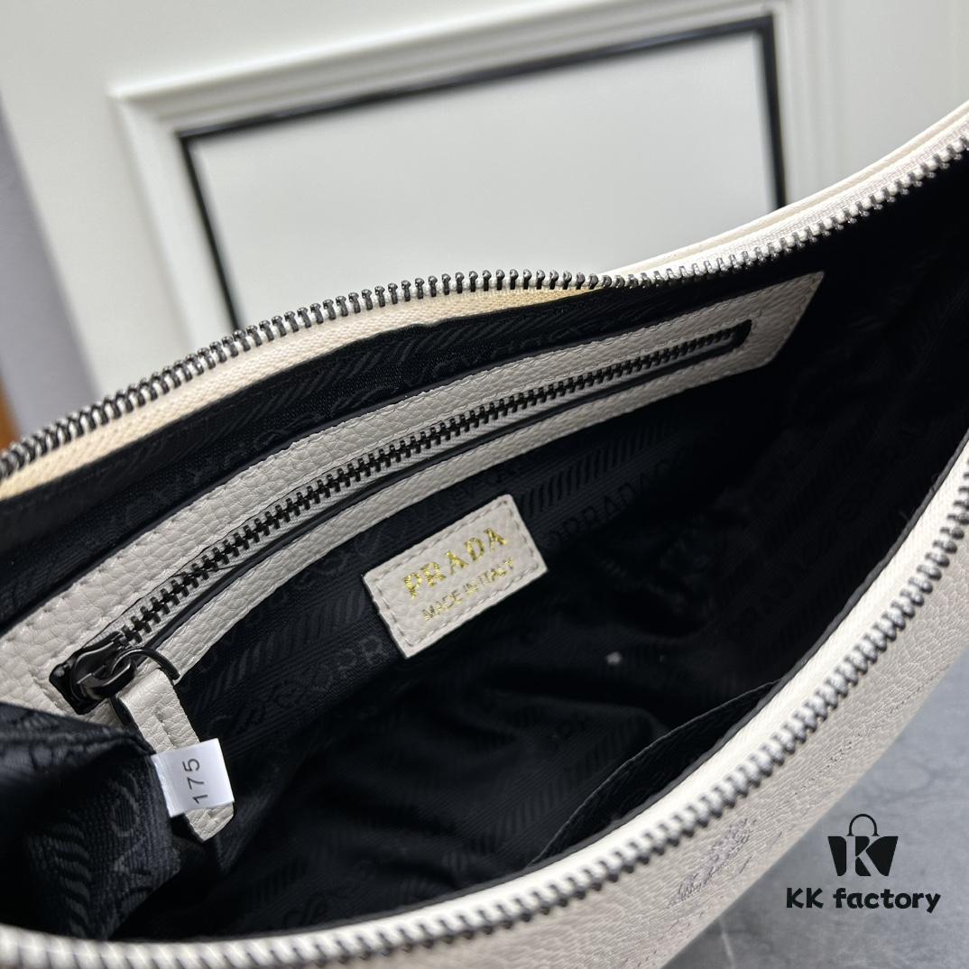 PRADA New Arrival French Elegance Winter Casual Style Unique and Stylish Handbag