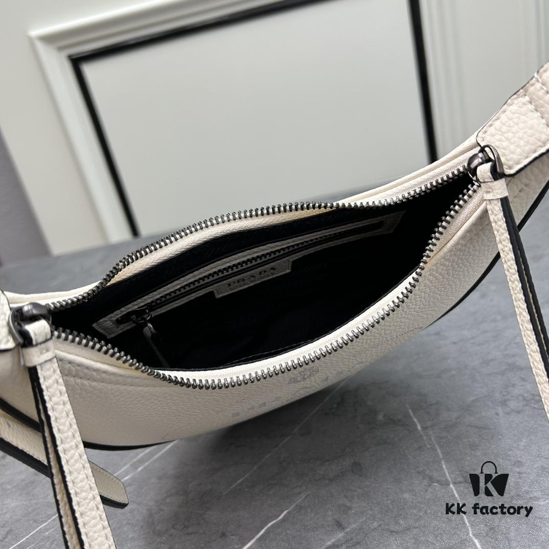 PRADA New Arrival French Elegance Winter Casual Style Small Shoulder Bag 5003S 21*13*5.5cm