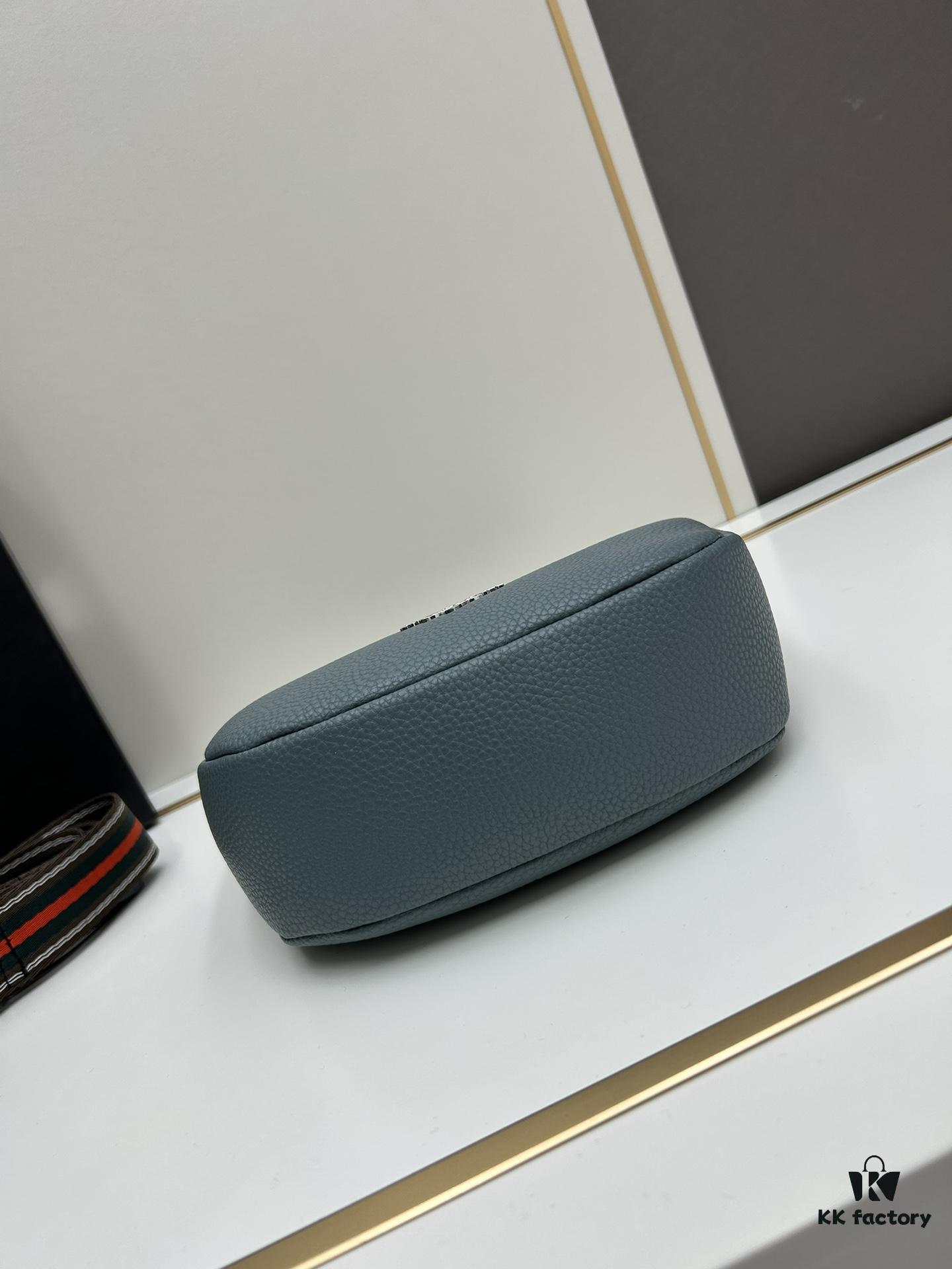 PRADA Underarm Bag - French Elegance, Fashionable and Versatile