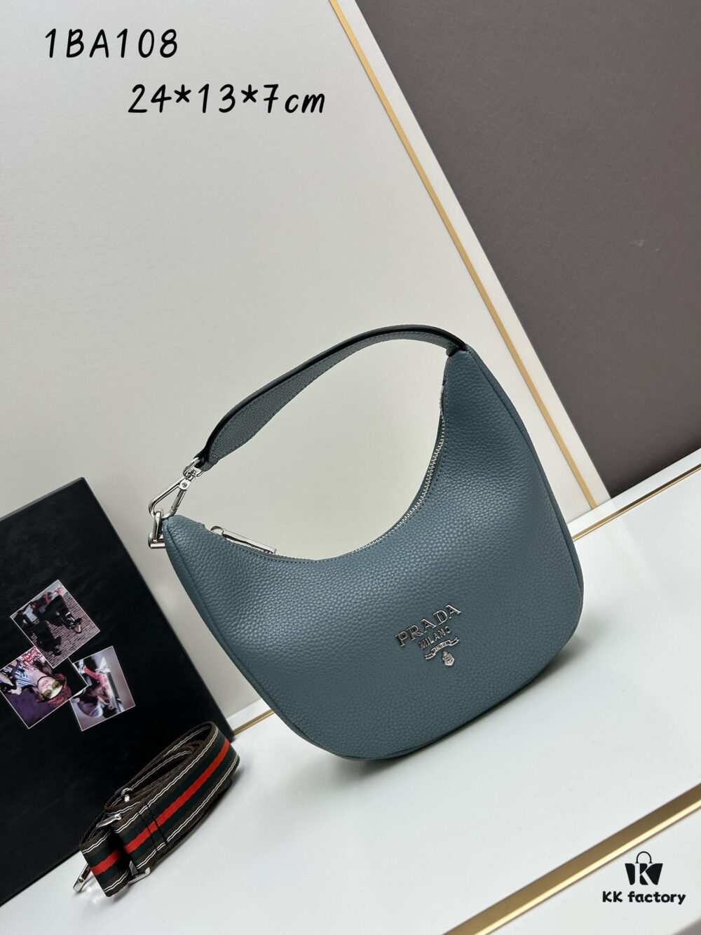 PRADA Underarm Bag - French Elegance, Fashionable and Versatile