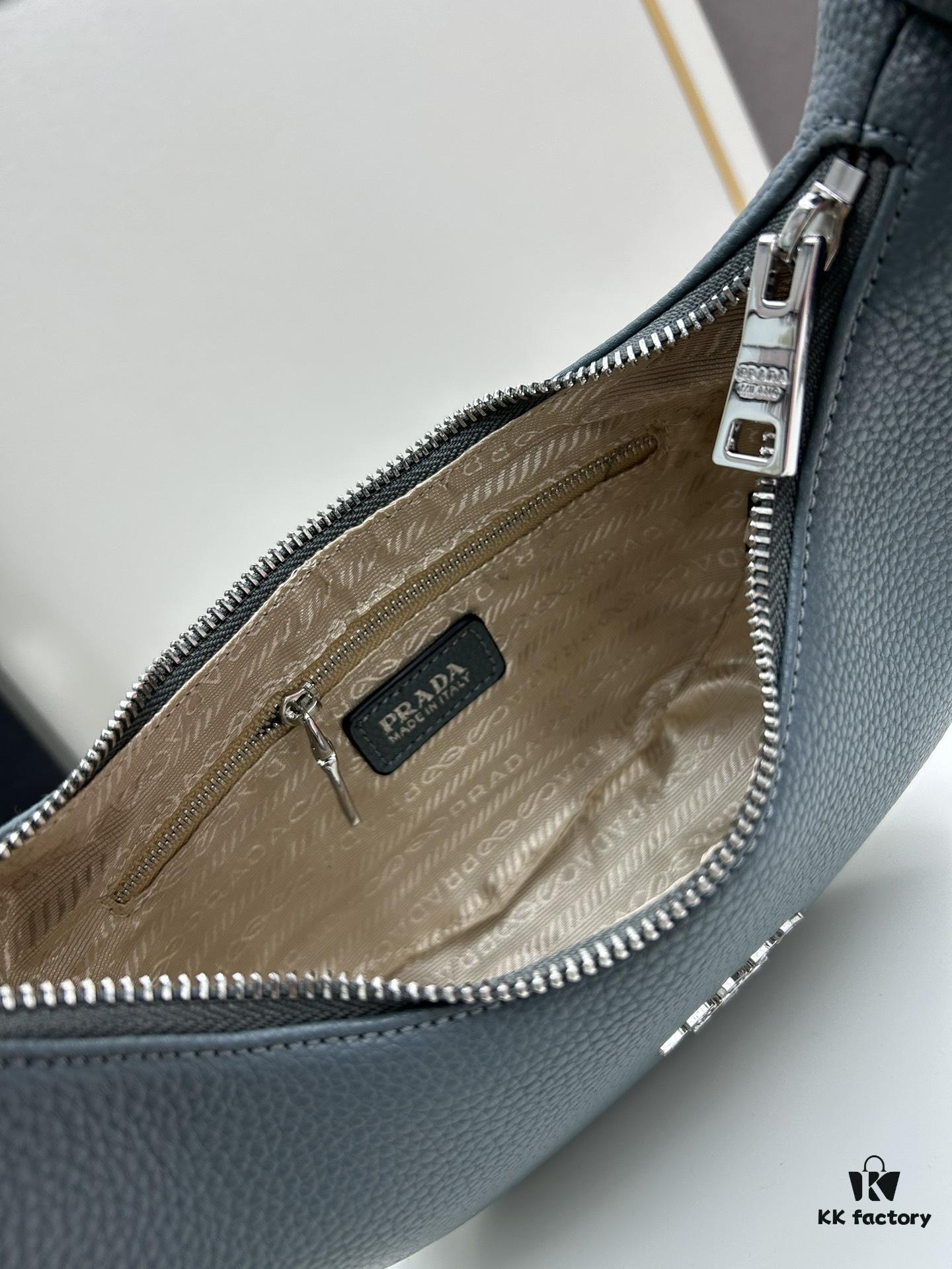 PRADA Underarm Bag - French Elegance, Fashionable and Versatile