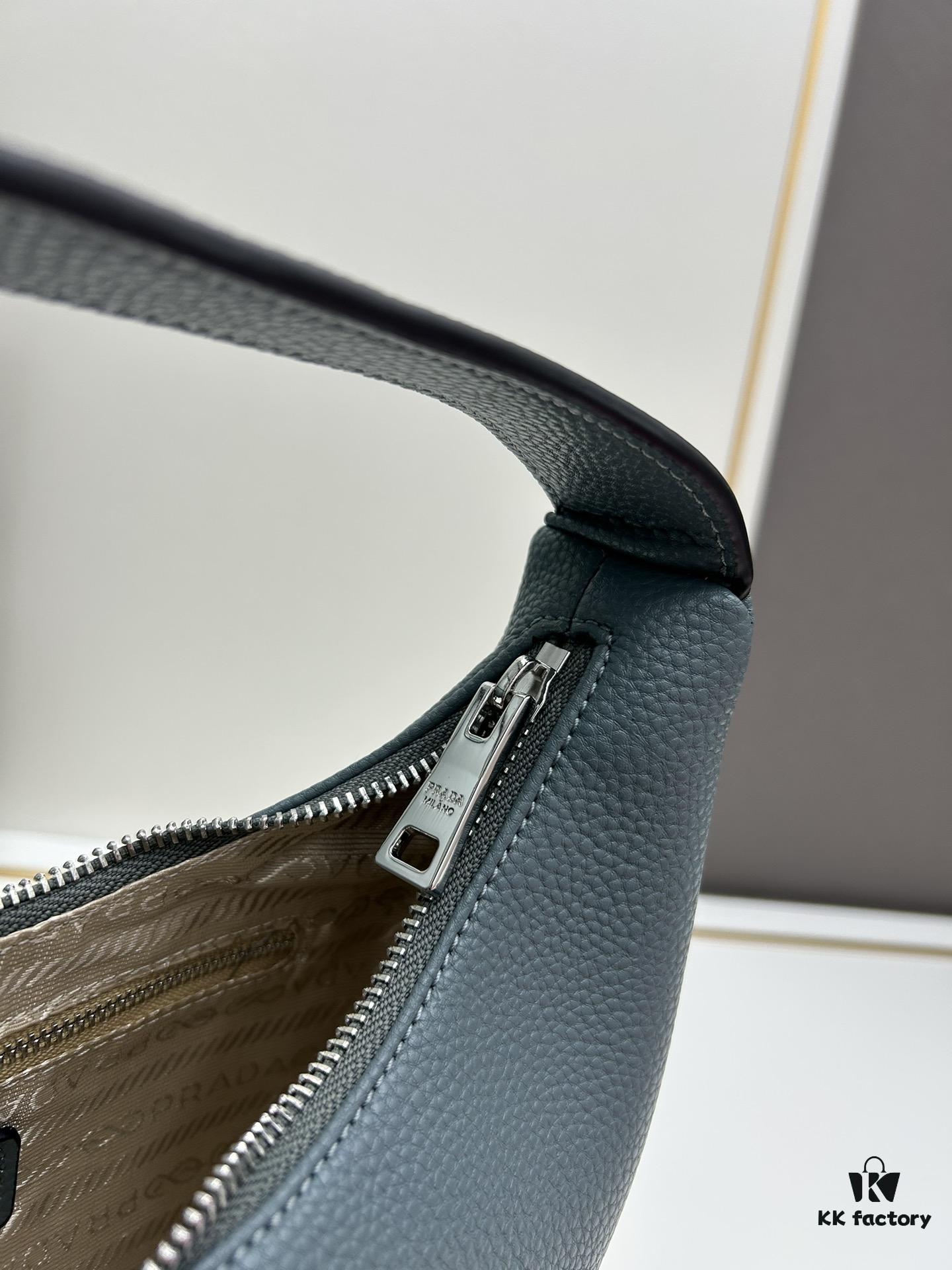 PRADA Underarm Bag - French Elegance, Fashionable and Versatile