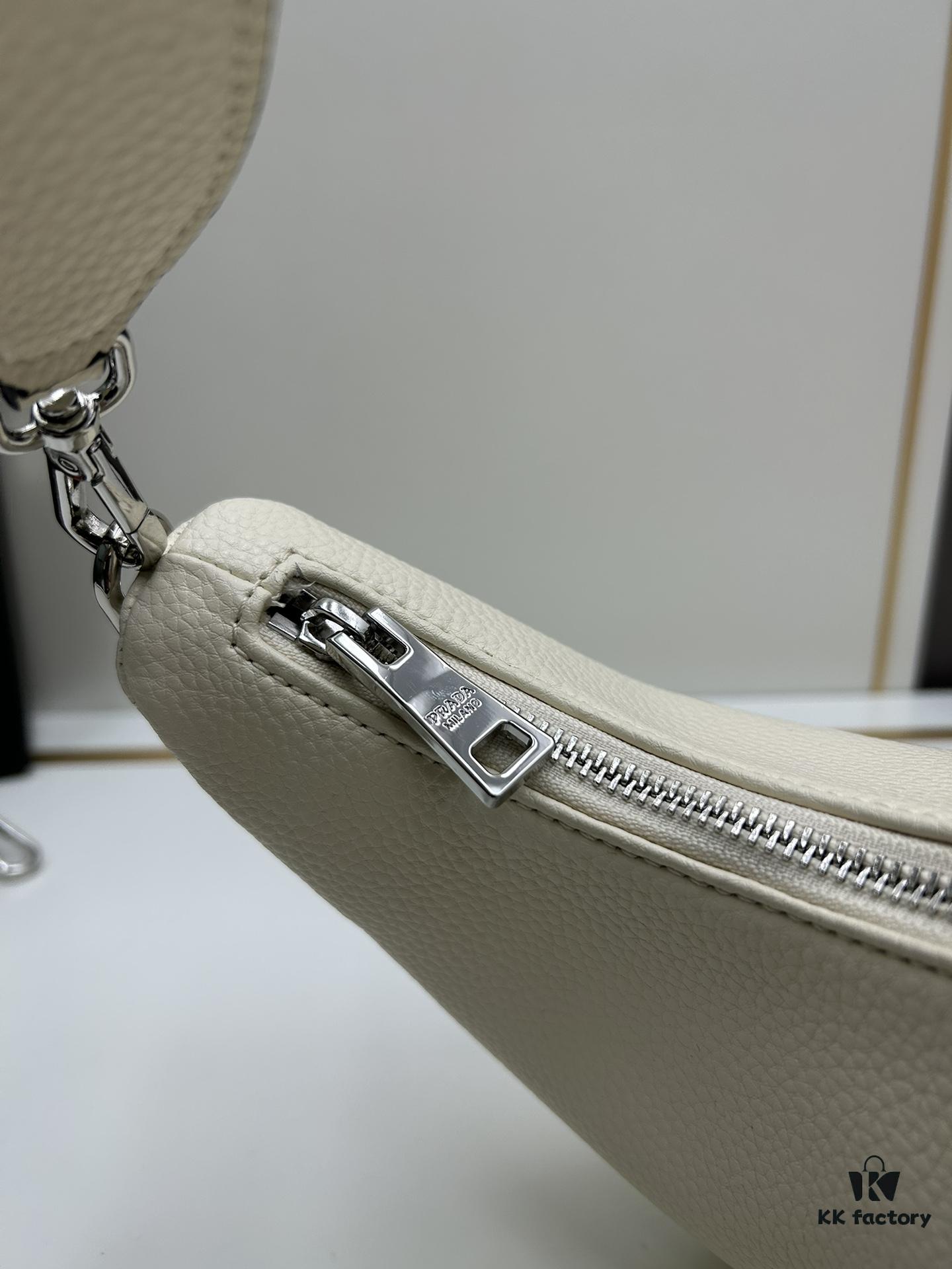 PRADA Underarm Bag - French Elegance, Fashionable and Versatile
