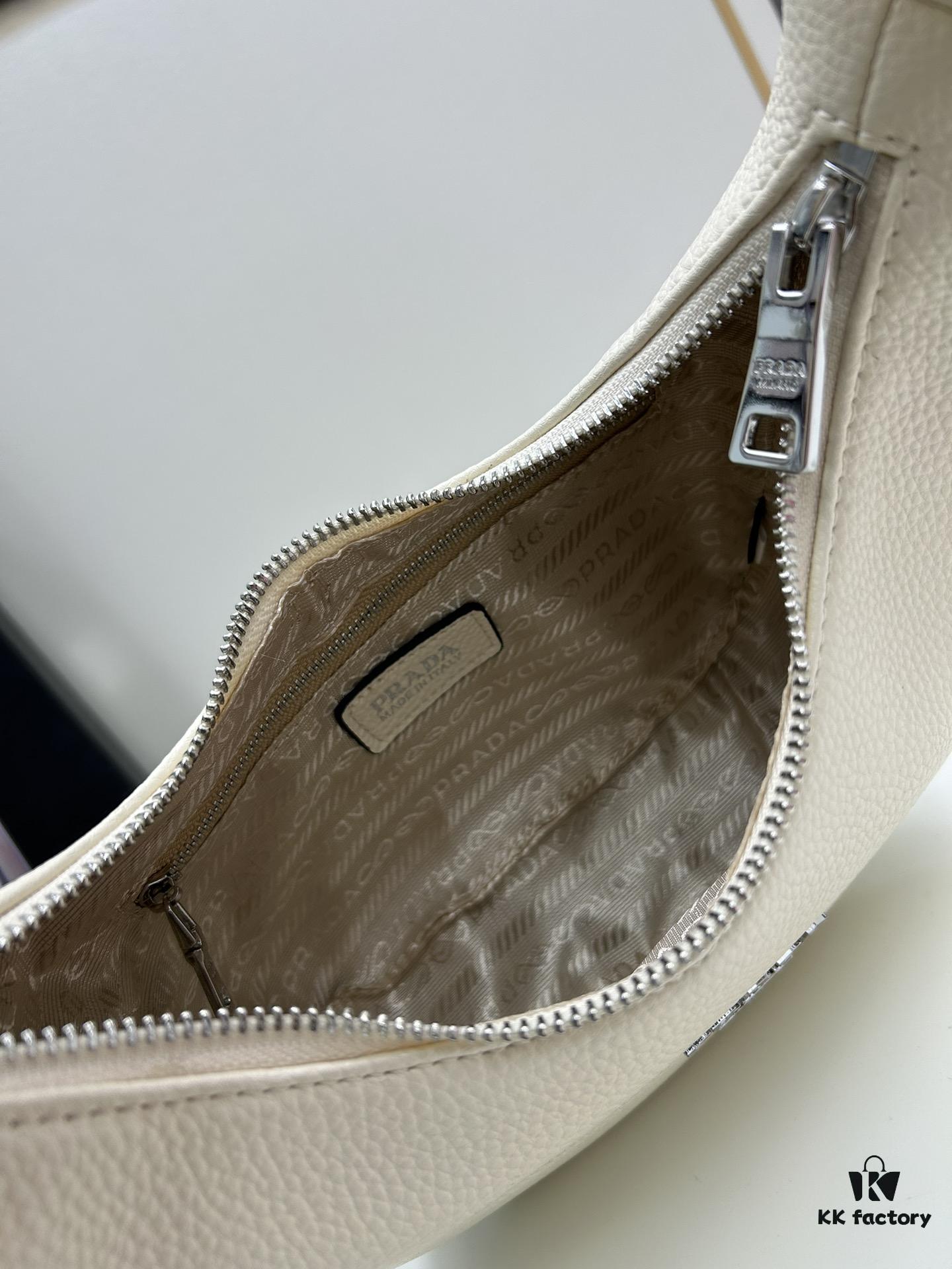 PRADA Underarm Bag - French Elegance, Fashionable and Versatile