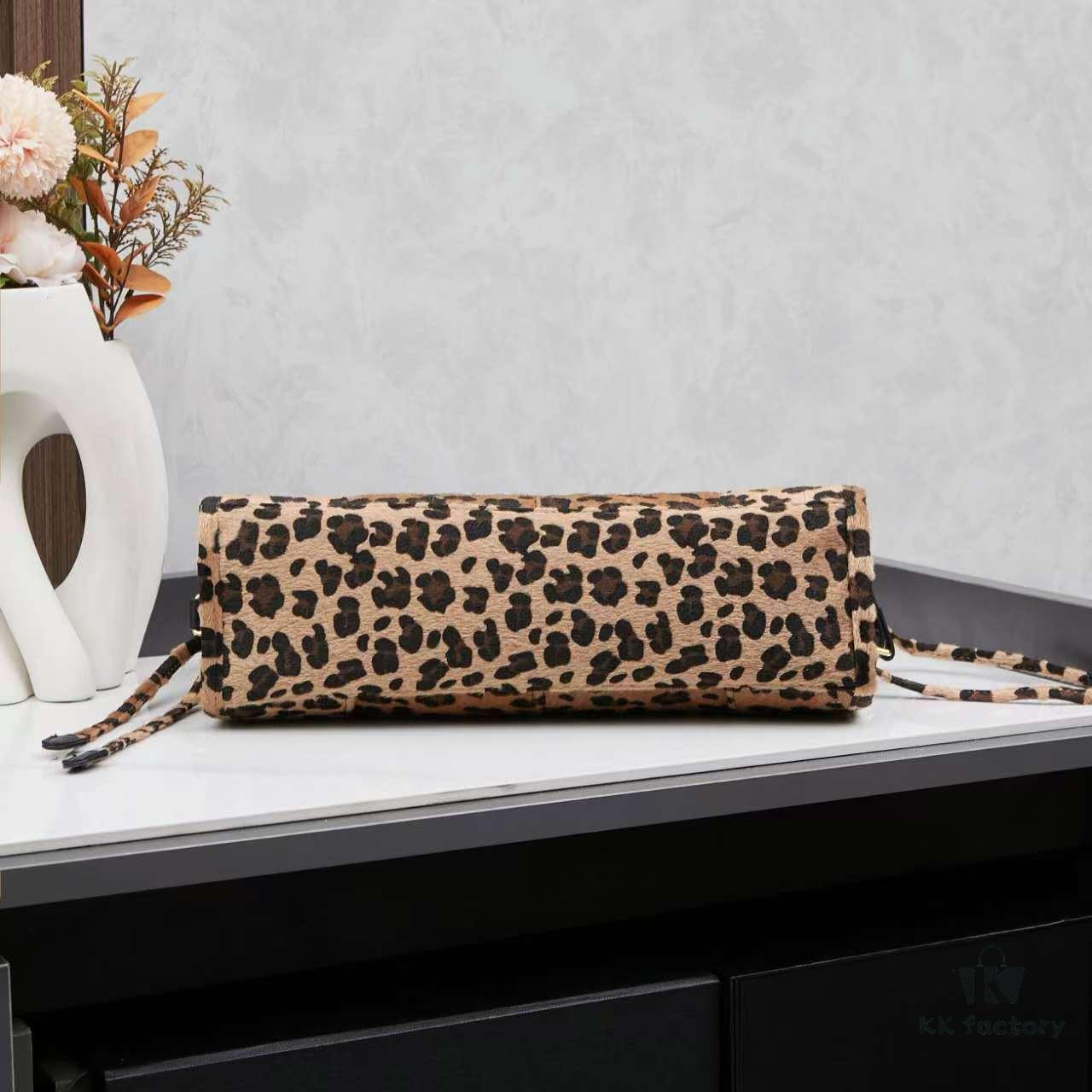 Prada Holidays ✨ This year's Holiday collection is absolutely stunning! The new leopard-print horsehair material on the best-selling bag design embodies wild elegance. The classic lamb wool and black velvet styles are must-have pieces for the holiday season.