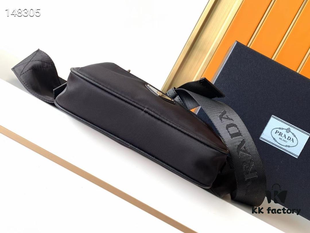 Prada Latest Model, High-End and Elegant, Fashionable and Stylish, Premium Waterproof Fabric, Super Practical