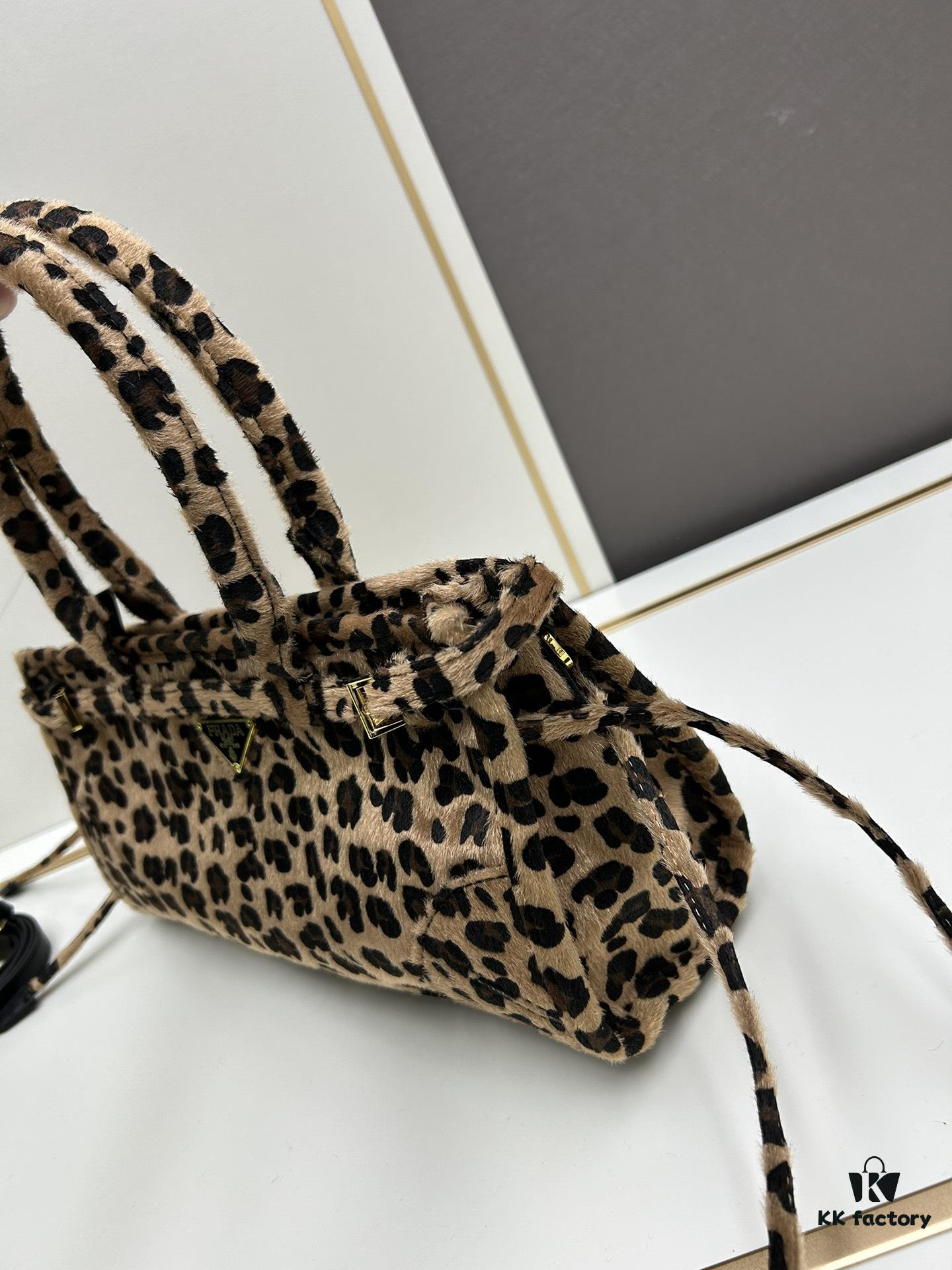 Prada Holidays ✨ This year's Holiday collection is absolutely stunning! The new leopard-print pony hair material on the best-selling bag design represents a wild, bold expression. The lambswool and black velvet classic style is also a must-have essential for the end-of-year holiday season.