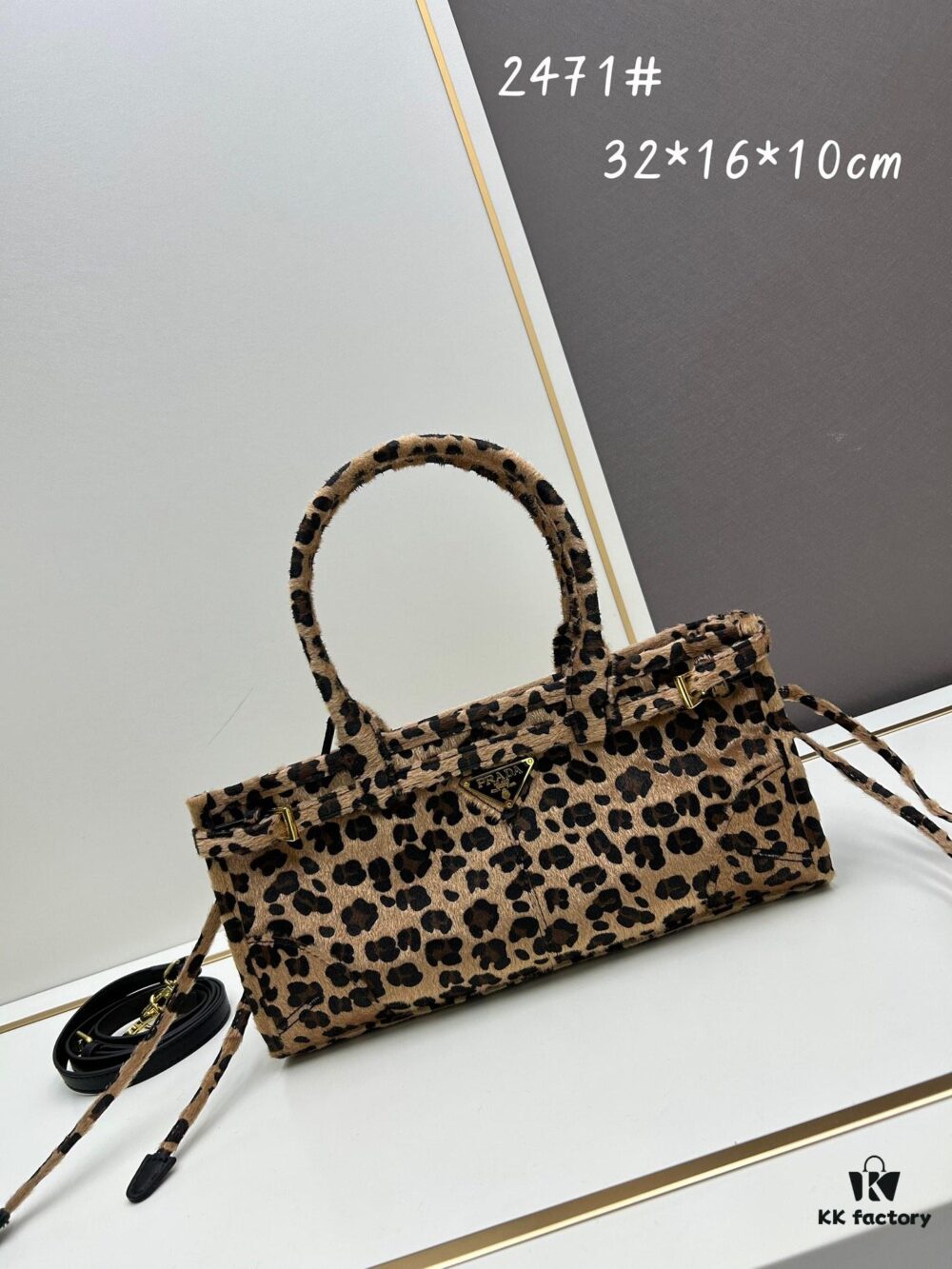 Prada Holidays ✨ This year's Holiday collection is absolutely stunning! The new leopard-print pony hair material on the best-selling bag design represents a wild, bold expression. The lambswool and black velvet classic style is also a must-have essential for the end-of-year holiday season.