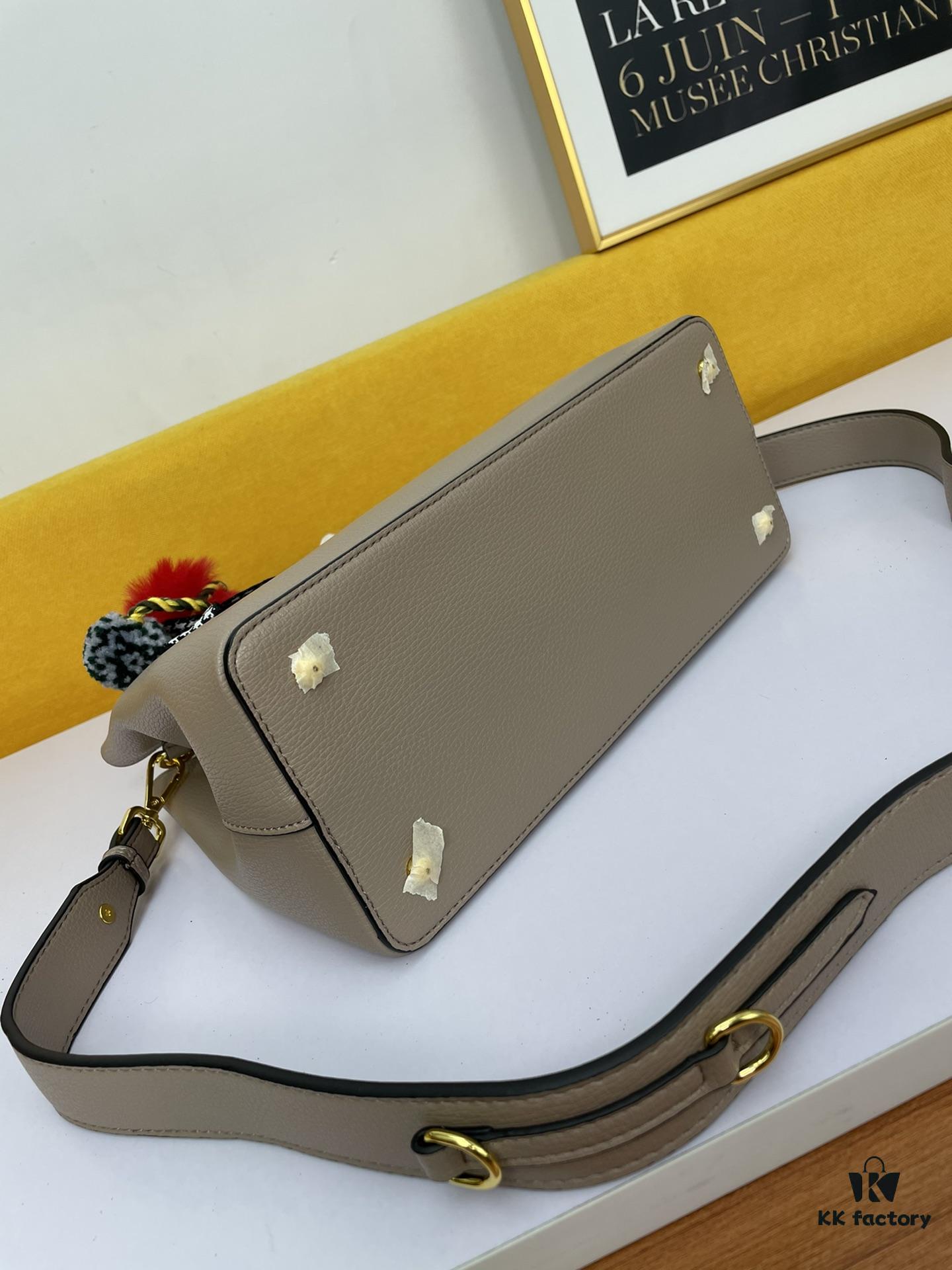 New Arrival 340🔥 Premium Quality🔥 Prada 2020 Mouse Year Edition [Rose] (Free Doll Keychain with Purchase) – Timeless Classic Bestseller, Fine Grain Calfskin, Light Gold Hardware, Rounded Silhouette, Wide Strap, Elegant Texture