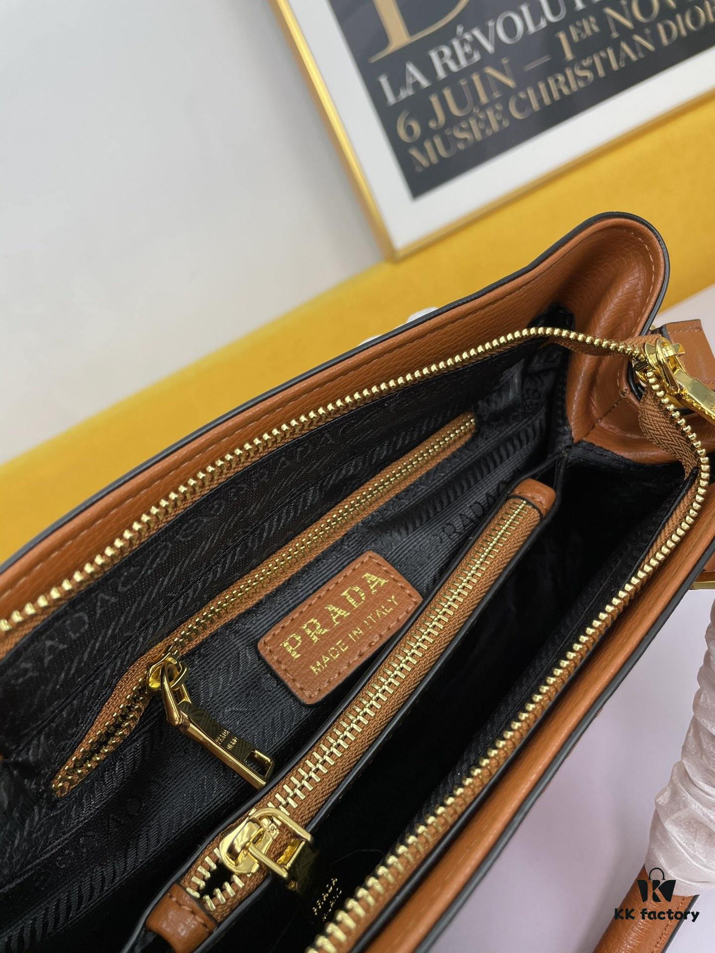 New Arrival 340🔥 Original High-Quality Prada 2020 Mouse Year Edition 🐭 Elegant Minimalist Bestseller in Fine Grain Calfskin with Light Gold Hardware