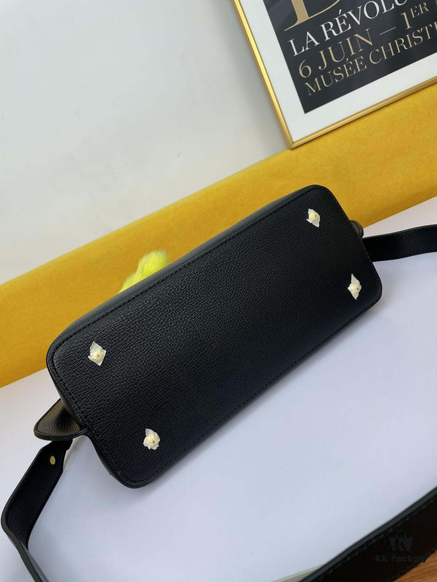 New Prada 5002 (2020 Bestseller) – The Ultimate Versatile Bag, Timeless Style, Perfect Crocodile Texture, Handheld or Crossbody, Essential for Every Season